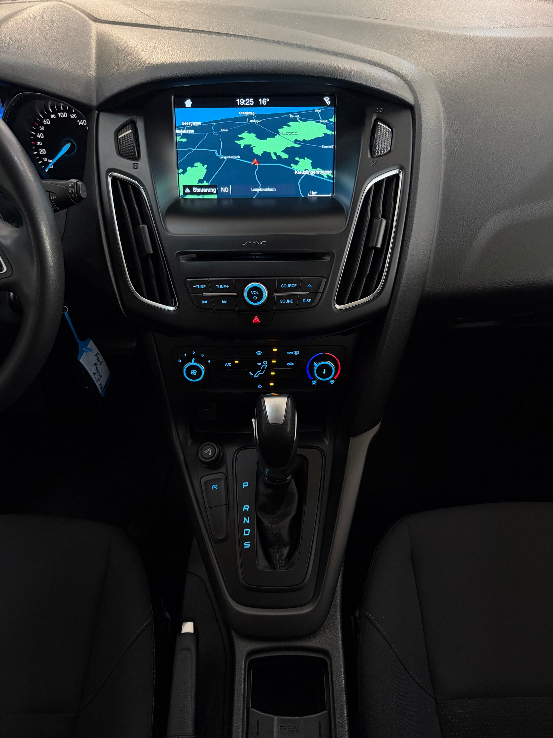 FORD Focus 1.5 TDCi Business Automatic-image-8