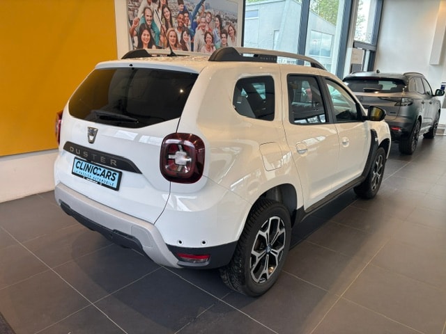 DACIA Duster TCe 150 Celebration 4x4-image-4