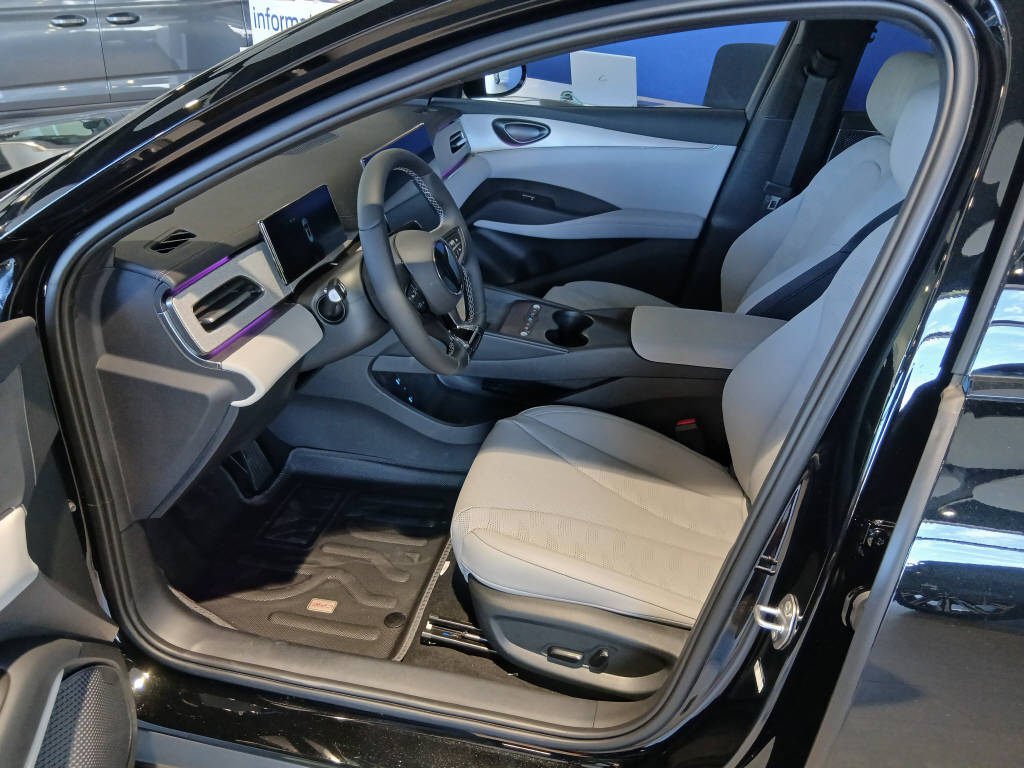 BYD Seal 6 DM-i Touring Comfort-image-8