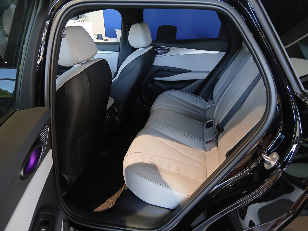 BYD Seal 6 DM-i Touring Comfort-image-9