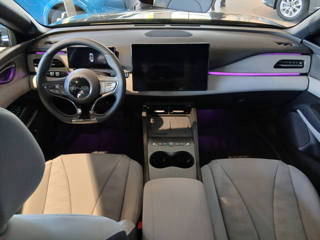 BYD Seal 6 DM-i Touring Comfort-image-11