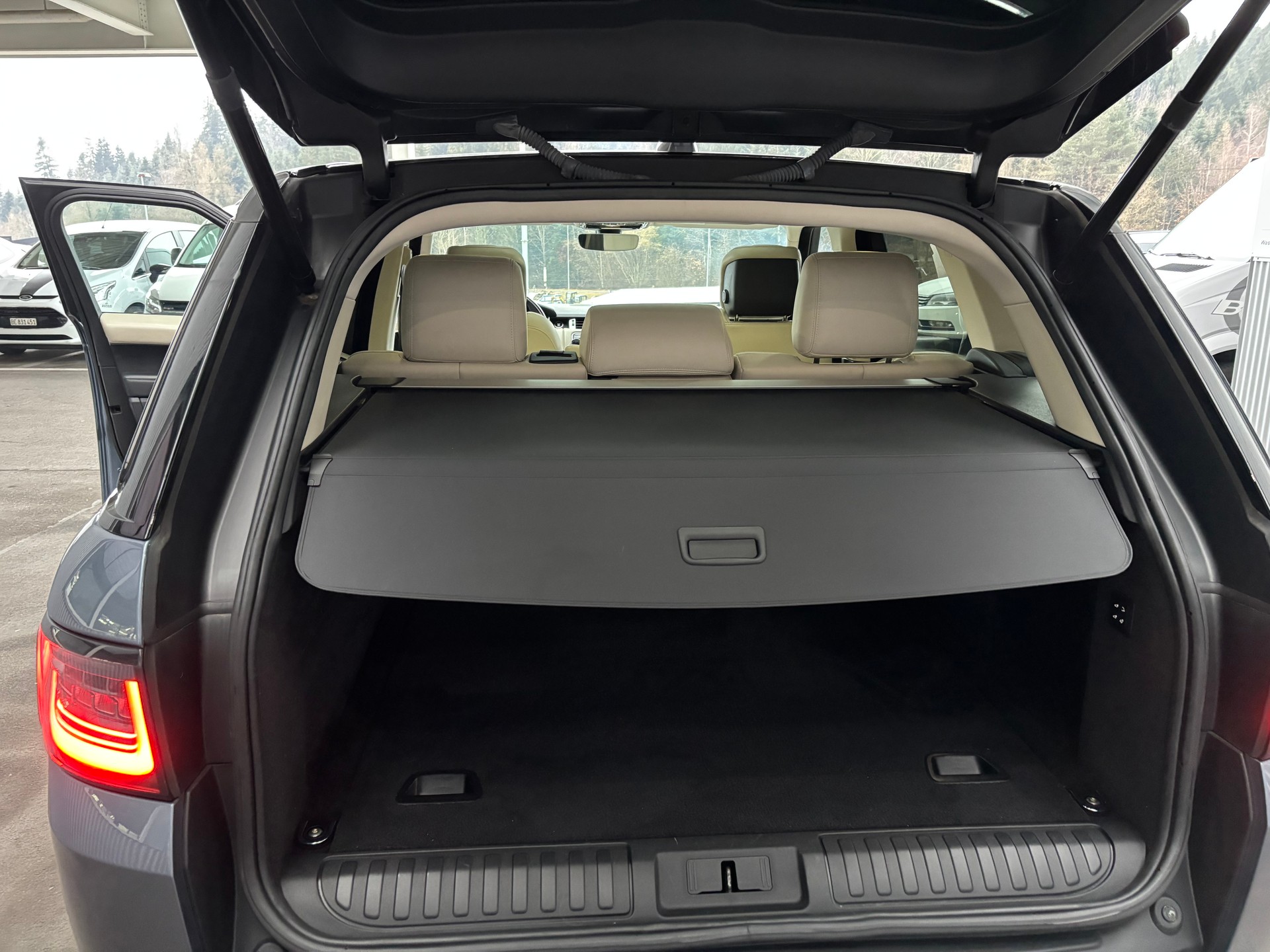 LAND ROVER Range Rover Sport 3.0 SDV6 HSE Dynamic Automatic-image-12