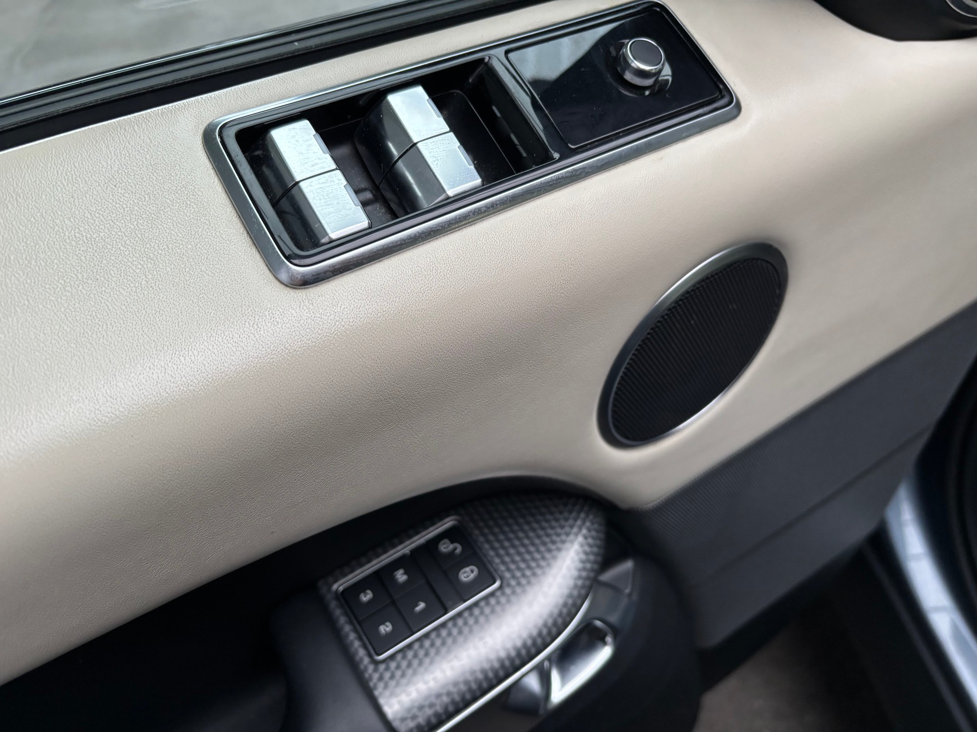 LAND ROVER Range Rover Sport 3.0 SDV6 HSE Dynamic Automatic-image-6