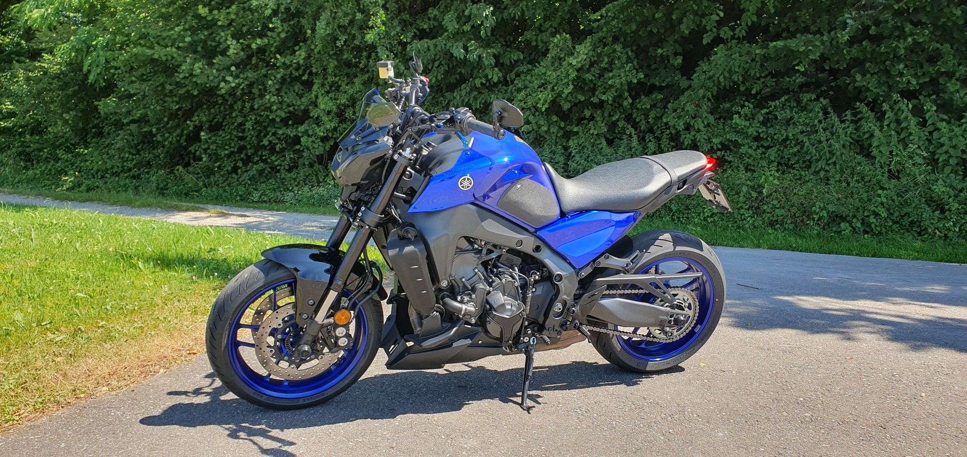 YAMAHA MT-09 Blue - Black Spezial