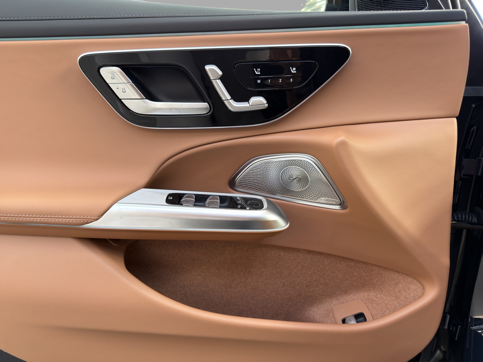 MERCEDES-BENZ E 220 d T 4Matic 9G-Tronic-image-12