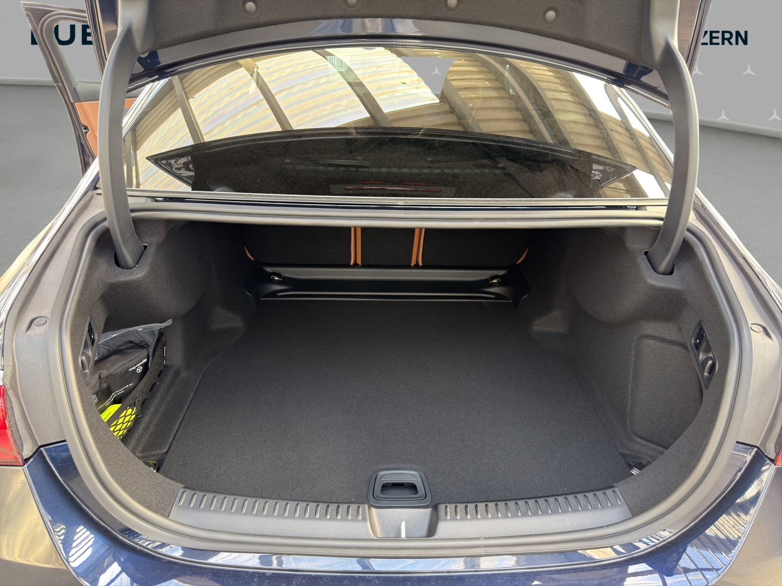 MERCEDES-BENZ E 220 d T 4Matic 9G-Tronic-image-14
