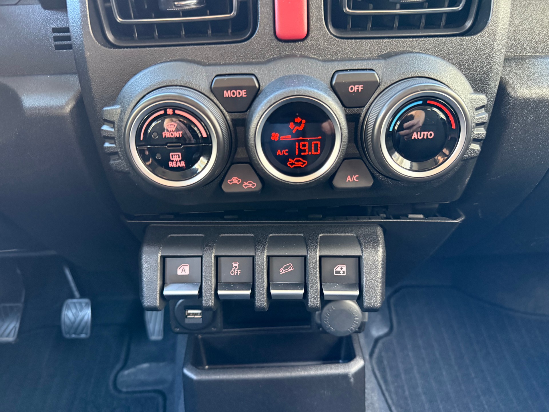 SUZUKI Jimny 1.5 Compact Top 4x4 / 4-Plätzer-image-17