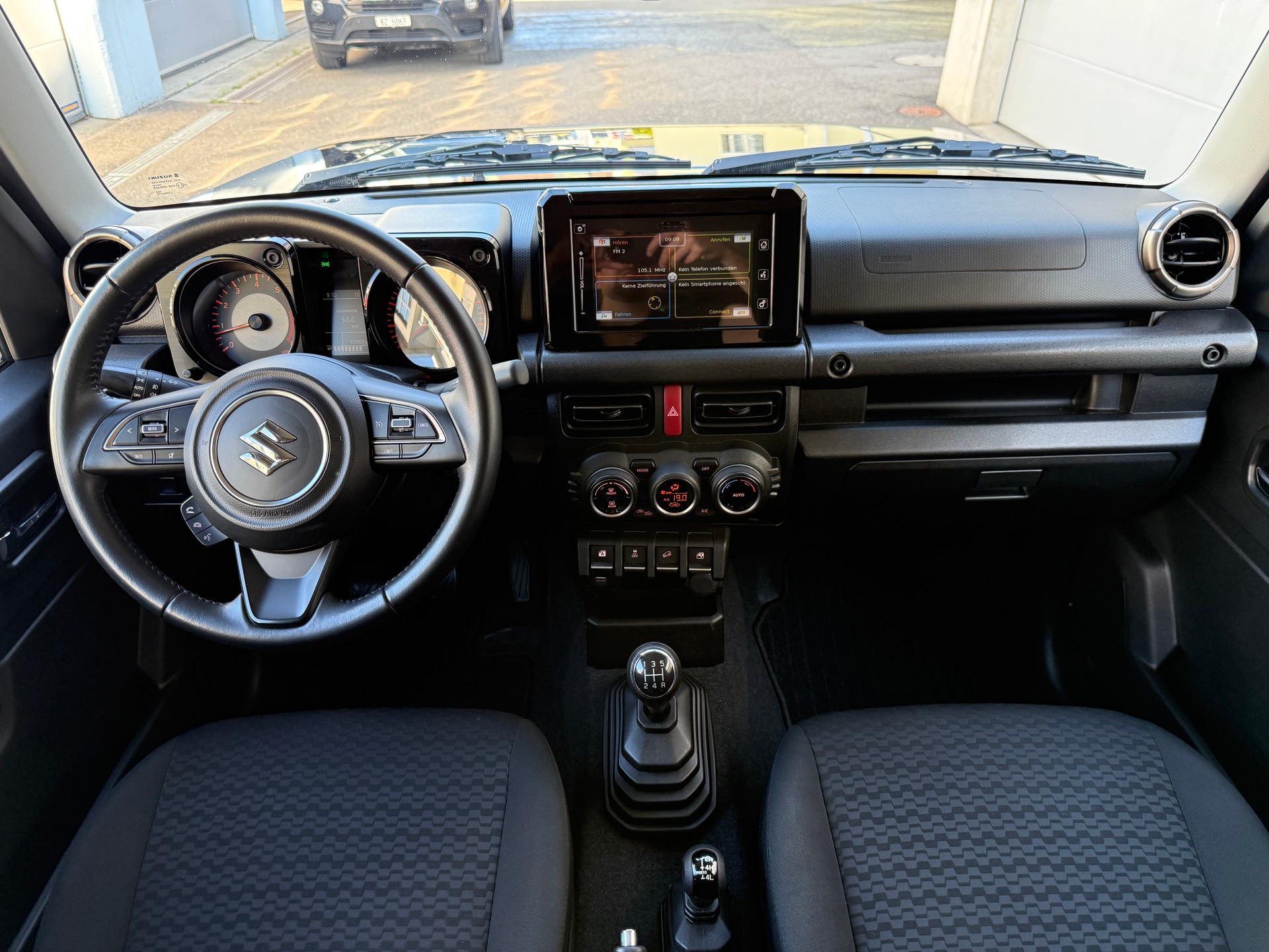 SUZUKI Jimny 1.5 Compact Top 4x4 / 4-Plätzer-image-21