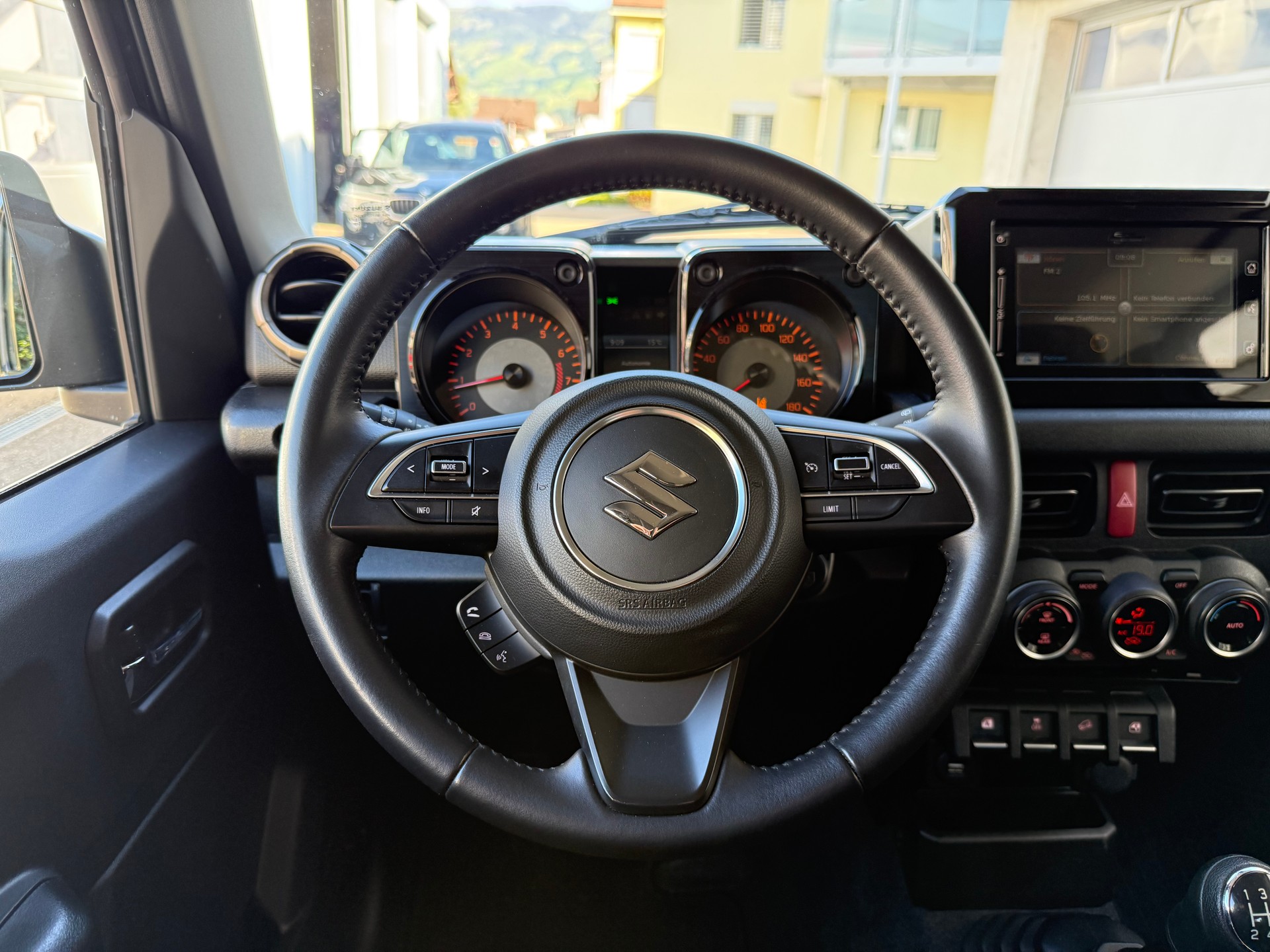 SUZUKI Jimny 1.5 Compact Top 4x4 / 4-Plätzer-image-11