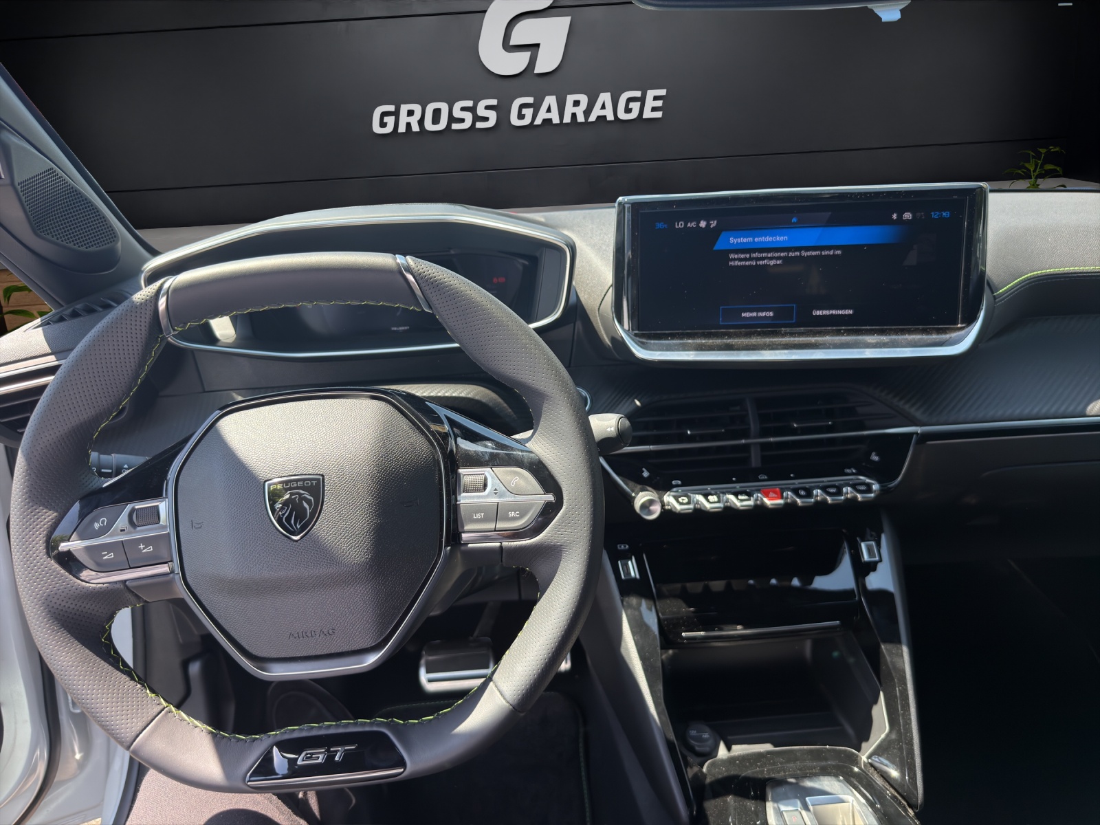 PEUGEOT 208 NEW 1.2 Hybrid 145 GT-image-5
