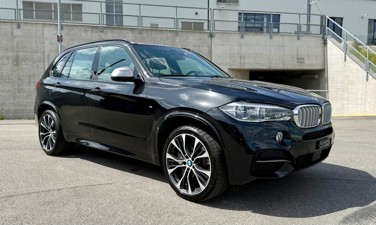 BMW X5 xDrive M50d Pure M Sport Plus Steptronic-showroom-element-1
