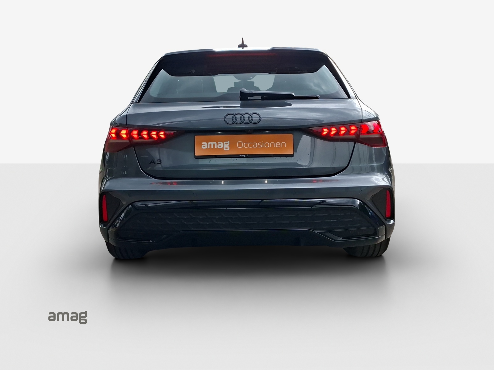 AUDI A3 Sportback 35 TFSI S line S-tronic-showroom-element-3