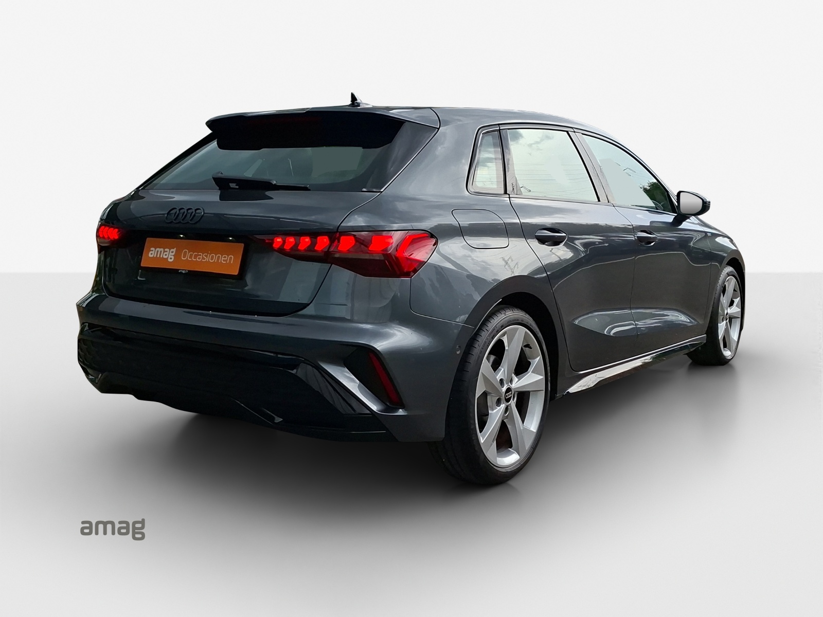AUDI A3 Sportback 35 TFSI S line S-tronic-image-4