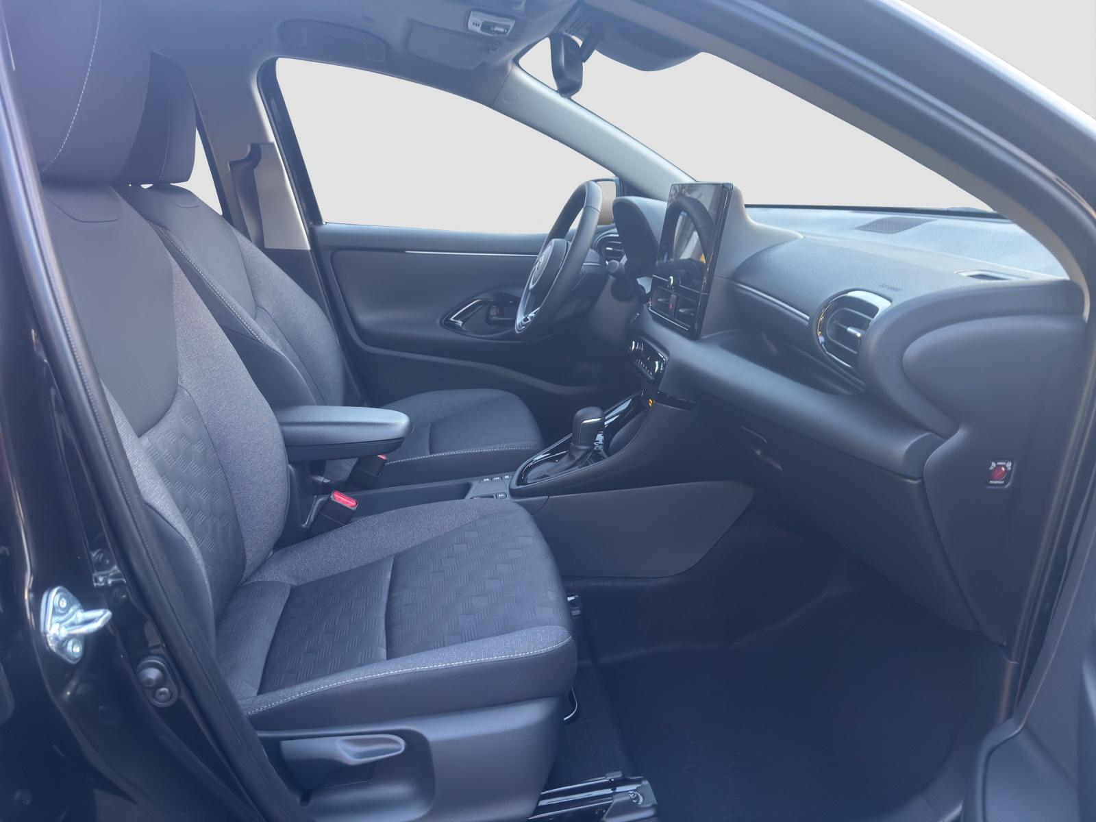 TOYOTA Yaris 1.5 VVT-i HSD Trend-image-15
