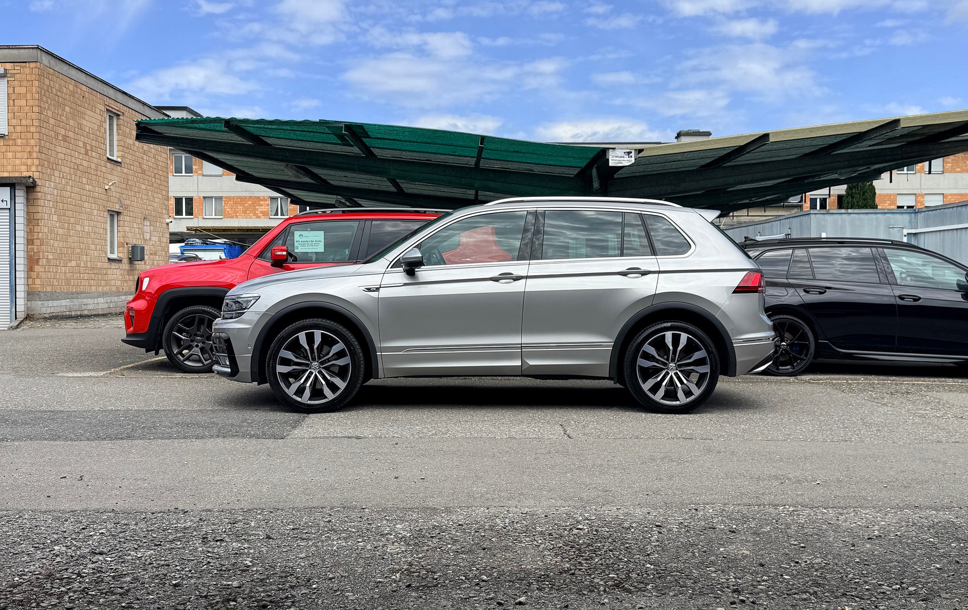 VW Tiguan 2.0TSI Highline 4Motion DSG-showroom-element-2