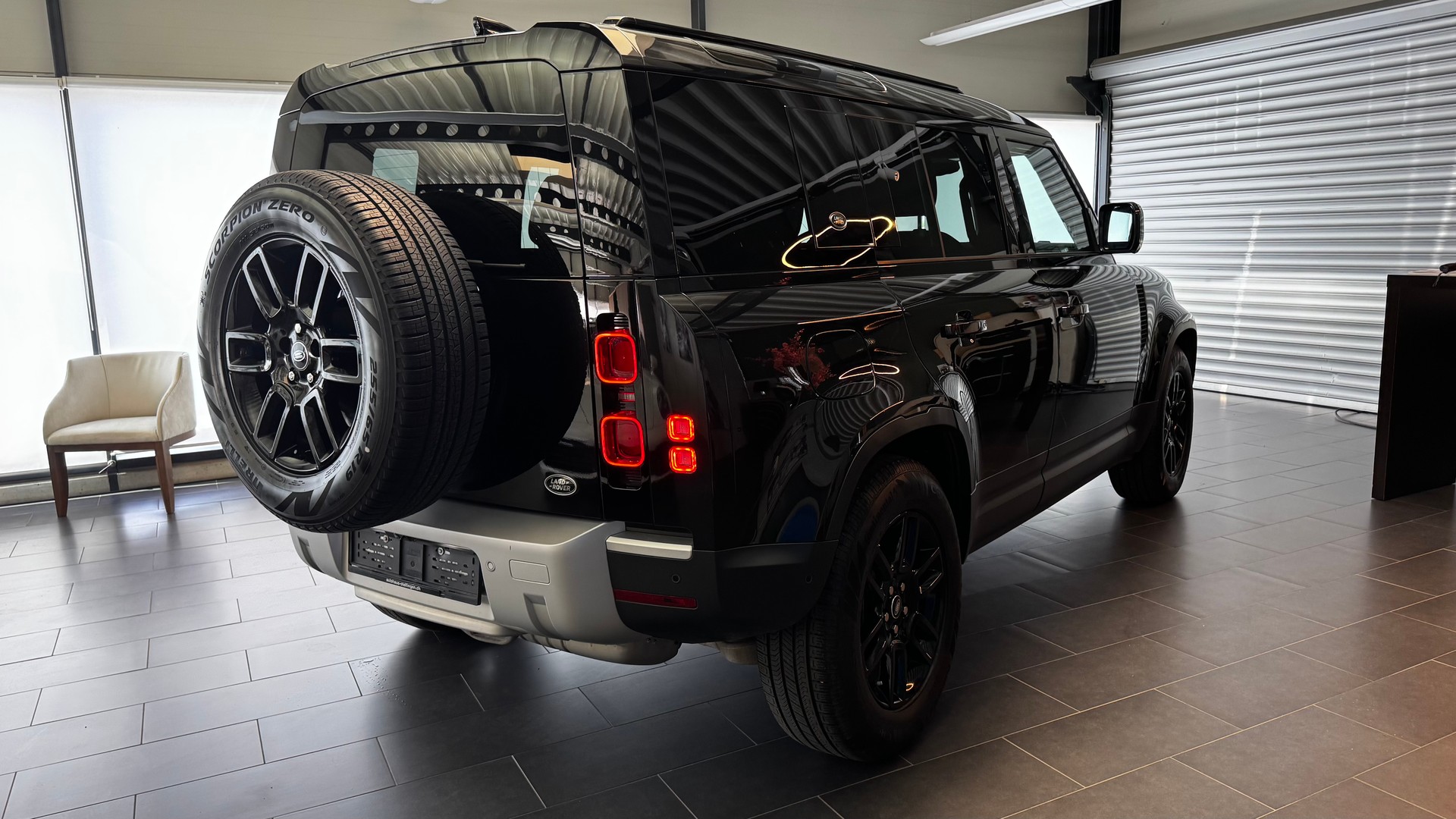 LAND ROVER Defender 110 3.0 D I6 250 SE-image-21