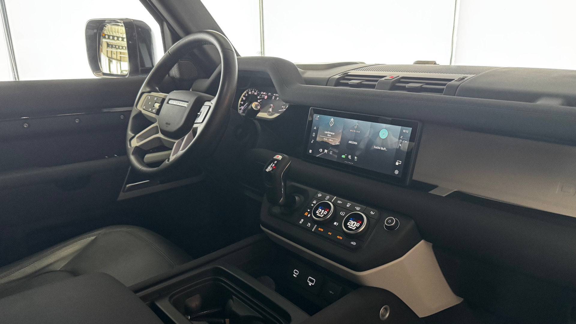 LAND ROVER Defender 110 3.0 D I6 250 SE-image-23