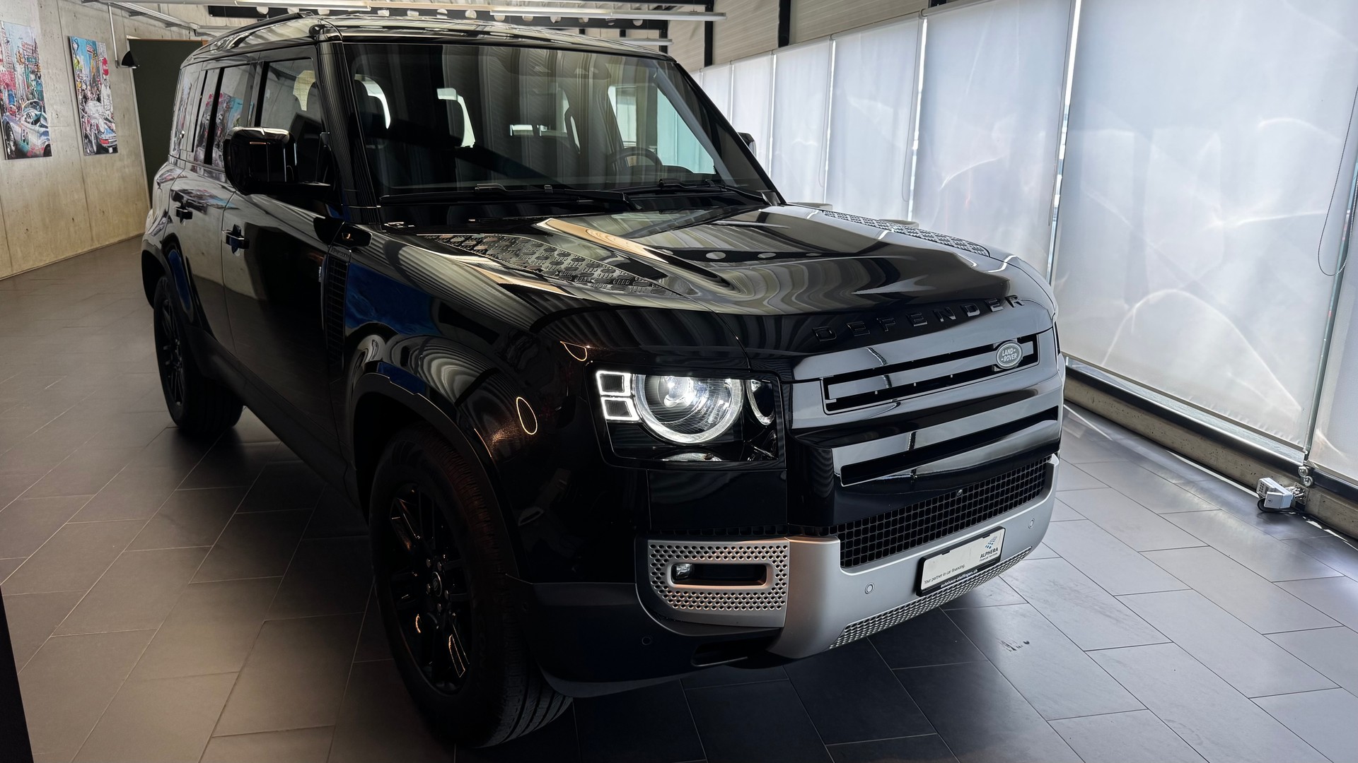 LAND ROVER Defender 110 3.0 D I6 250 SE-showroom-element-1