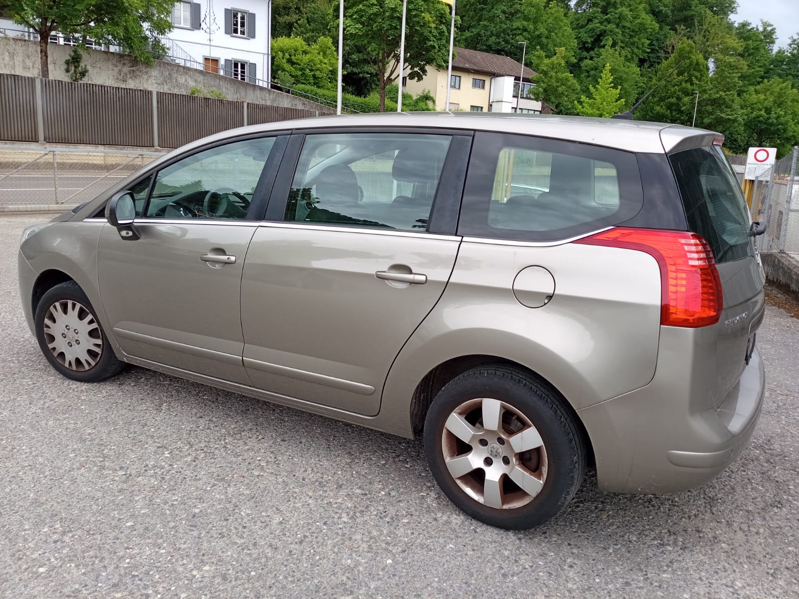 PEUGEOT 5008 1.6 16V T Active-image-7
