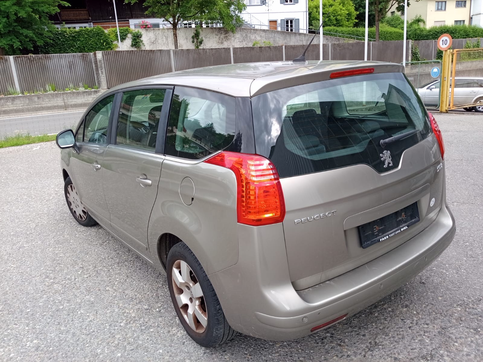 PEUGEOT 5008 1.6 16V T Active-image-4