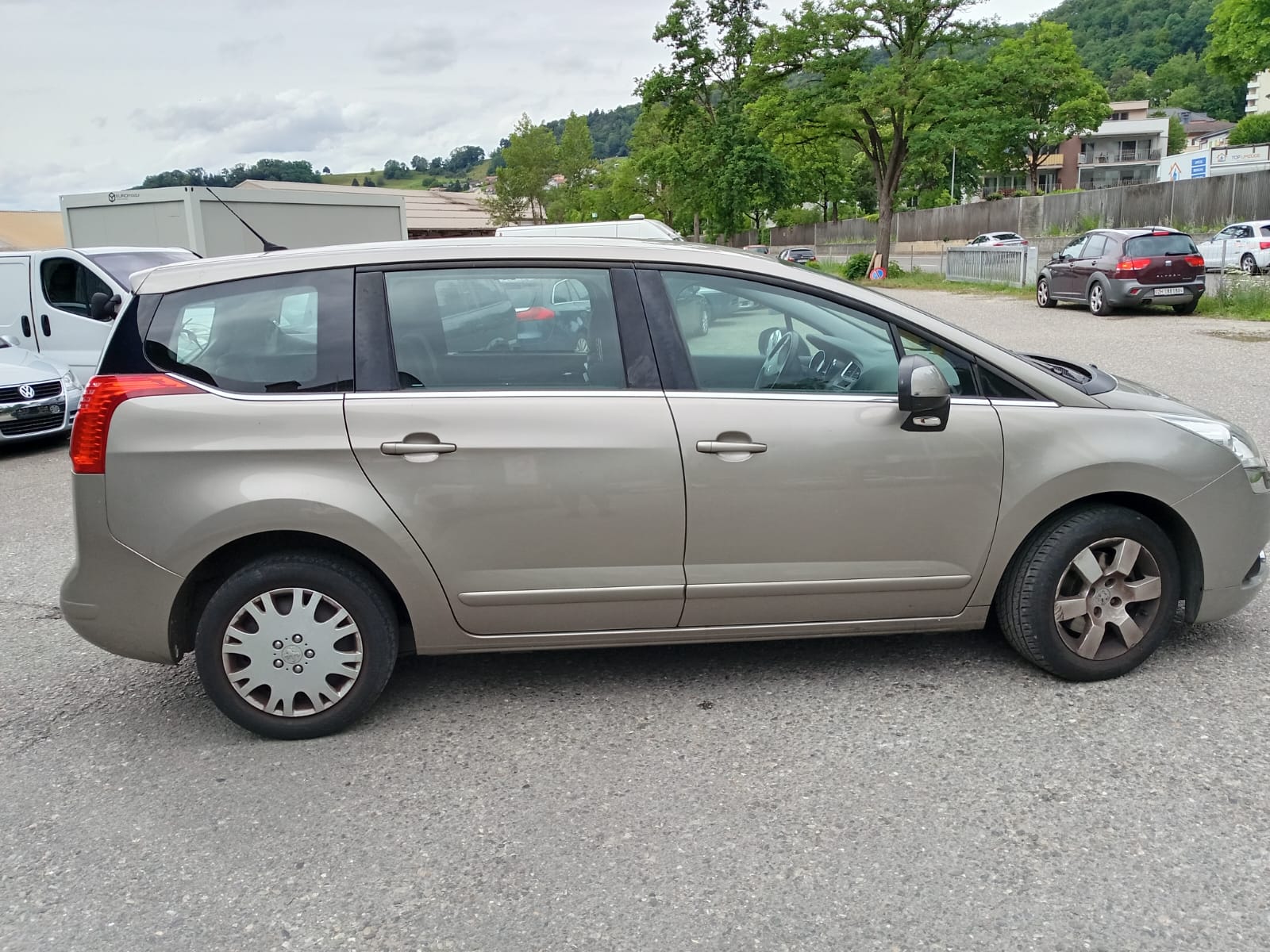 PEUGEOT 5008 1.6 16V T Active-image-5