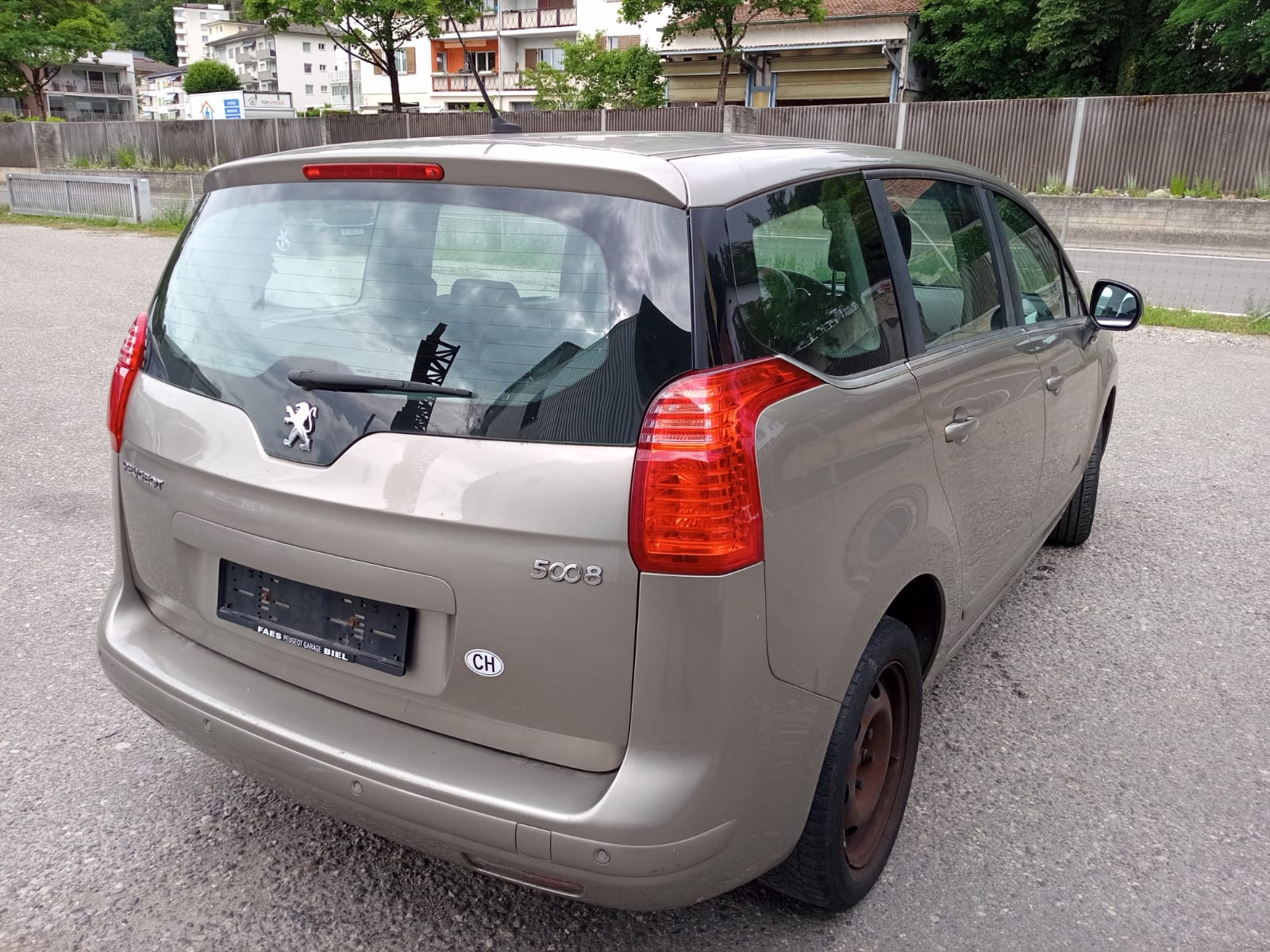 PEUGEOT 5008 1.6 16V T Active-image-2
