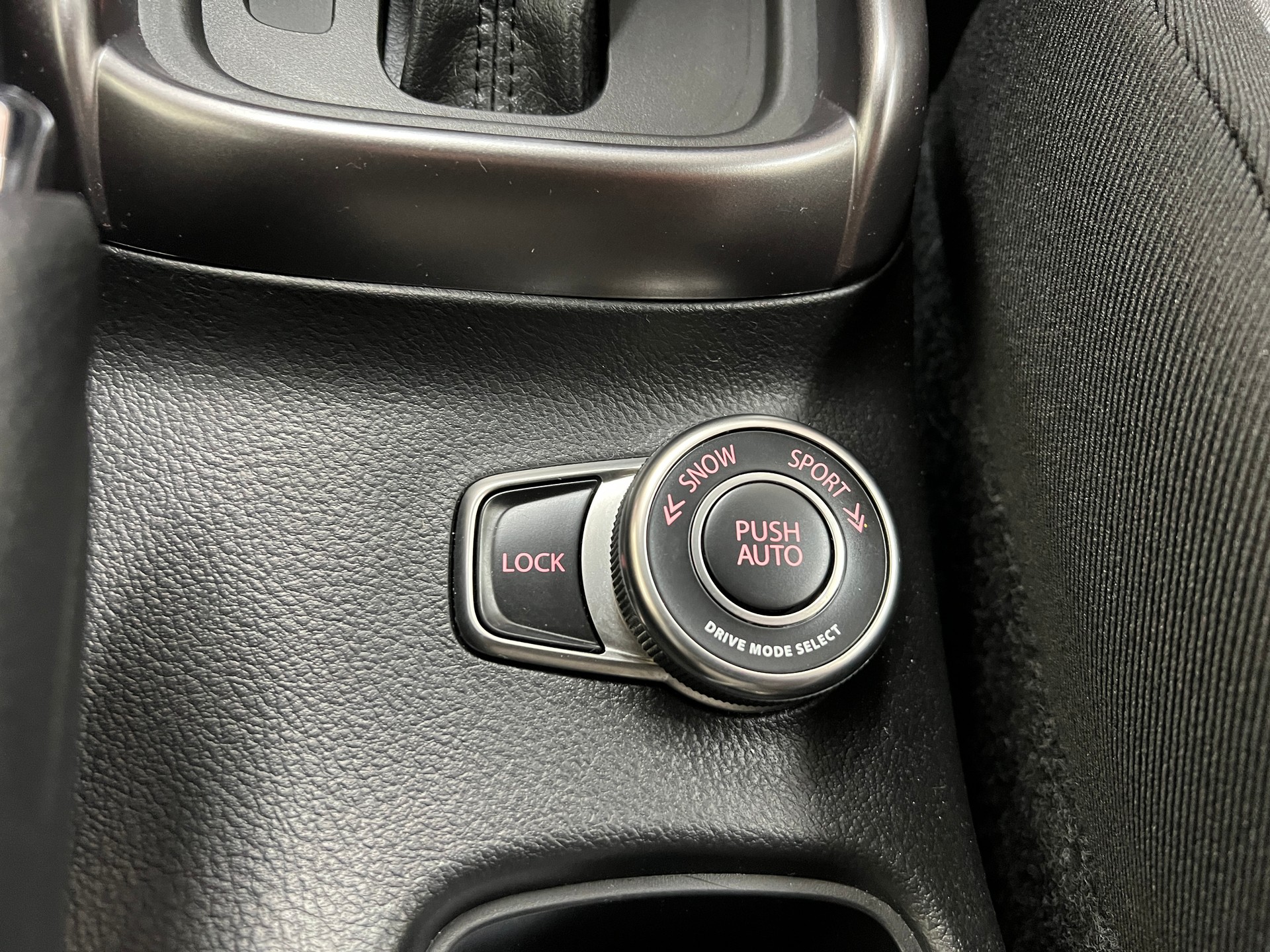 SUZUKI S-Cross 1.4 16V Compact+ MHD 4WD Automatic-image-15