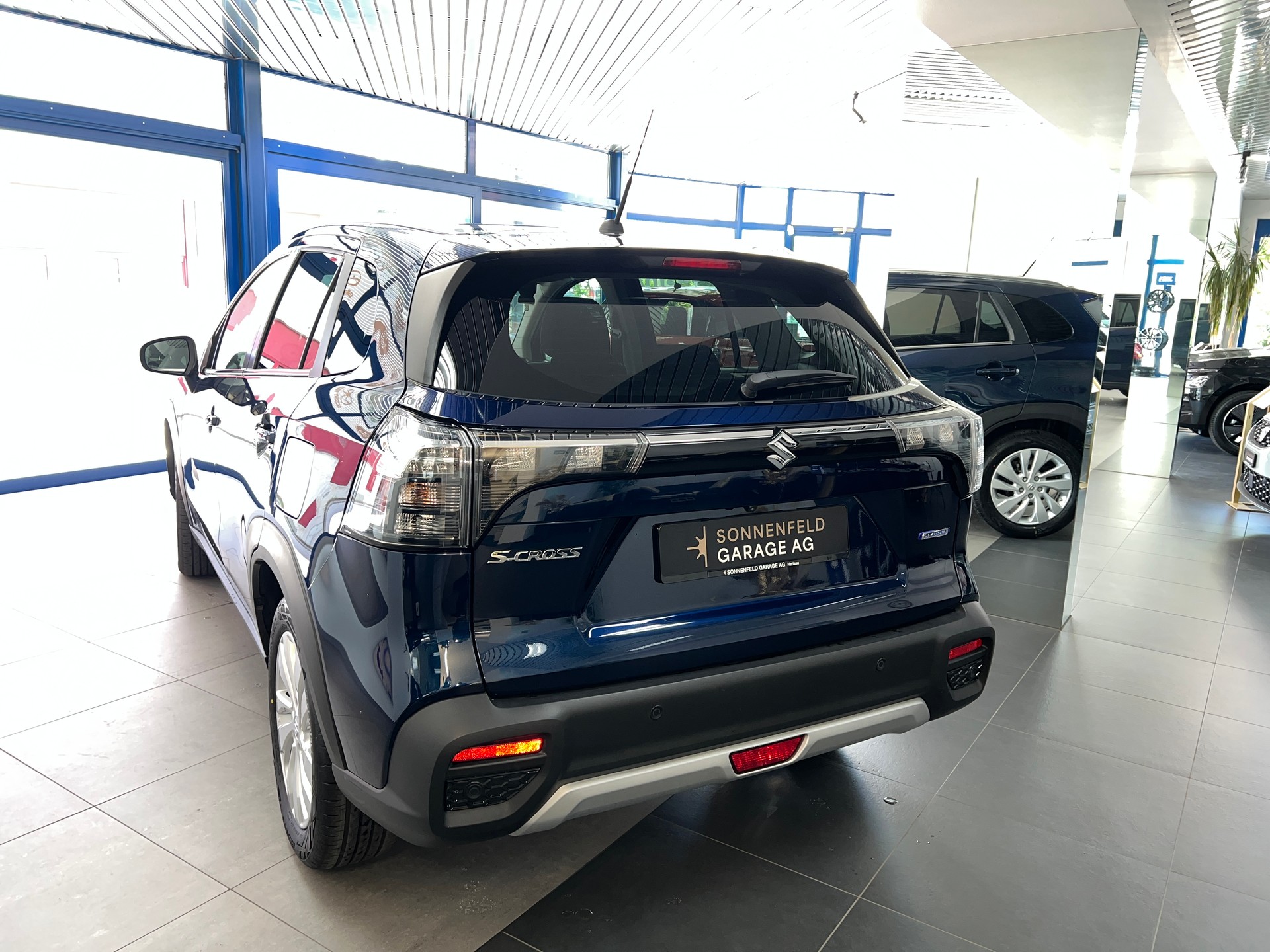 SUZUKI S-Cross 1.4 16V Compact+ MHD 4WD Automatic-showroom-element-3