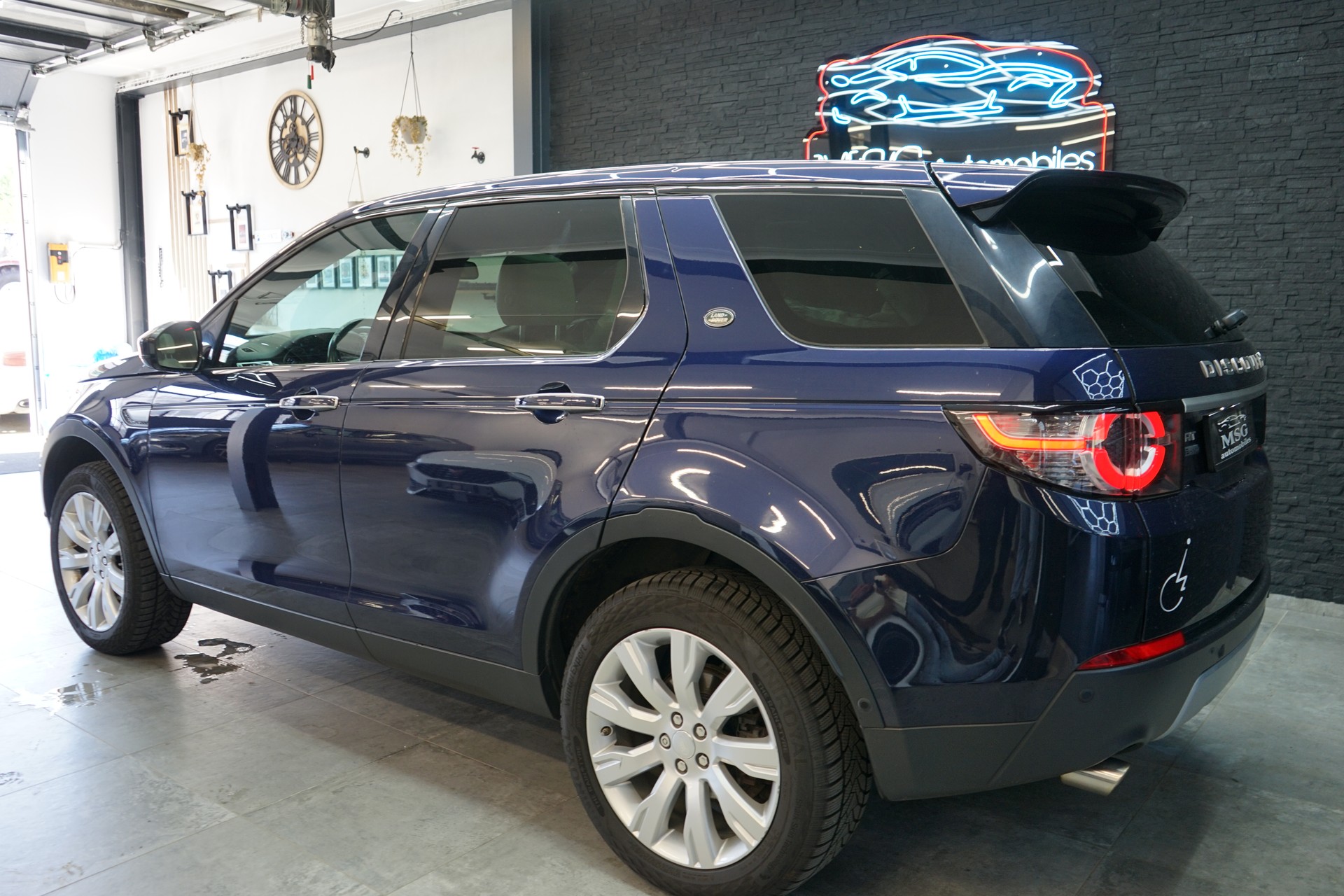 LAND ROVER Discovery Sport 2.0 Si4 HSE Luxury AT9-showroom-element-2