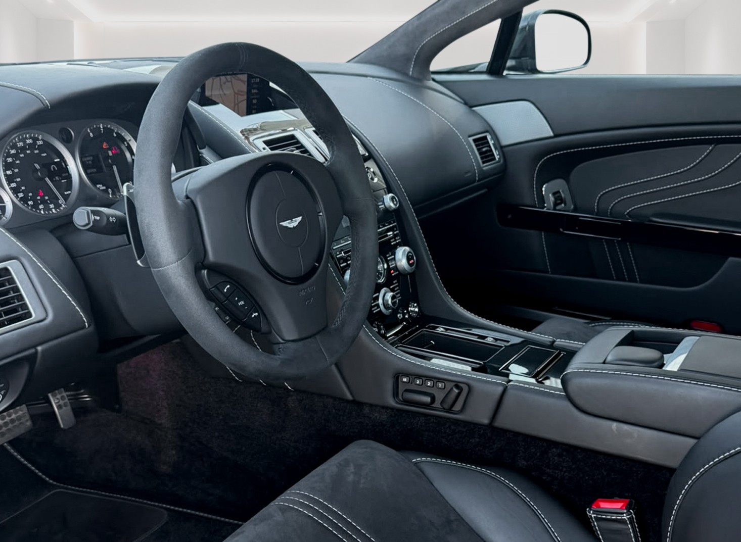ASTON MARTIN V8 Vantage 4.7 S Sportshift SP10 Sondermodell-image-9