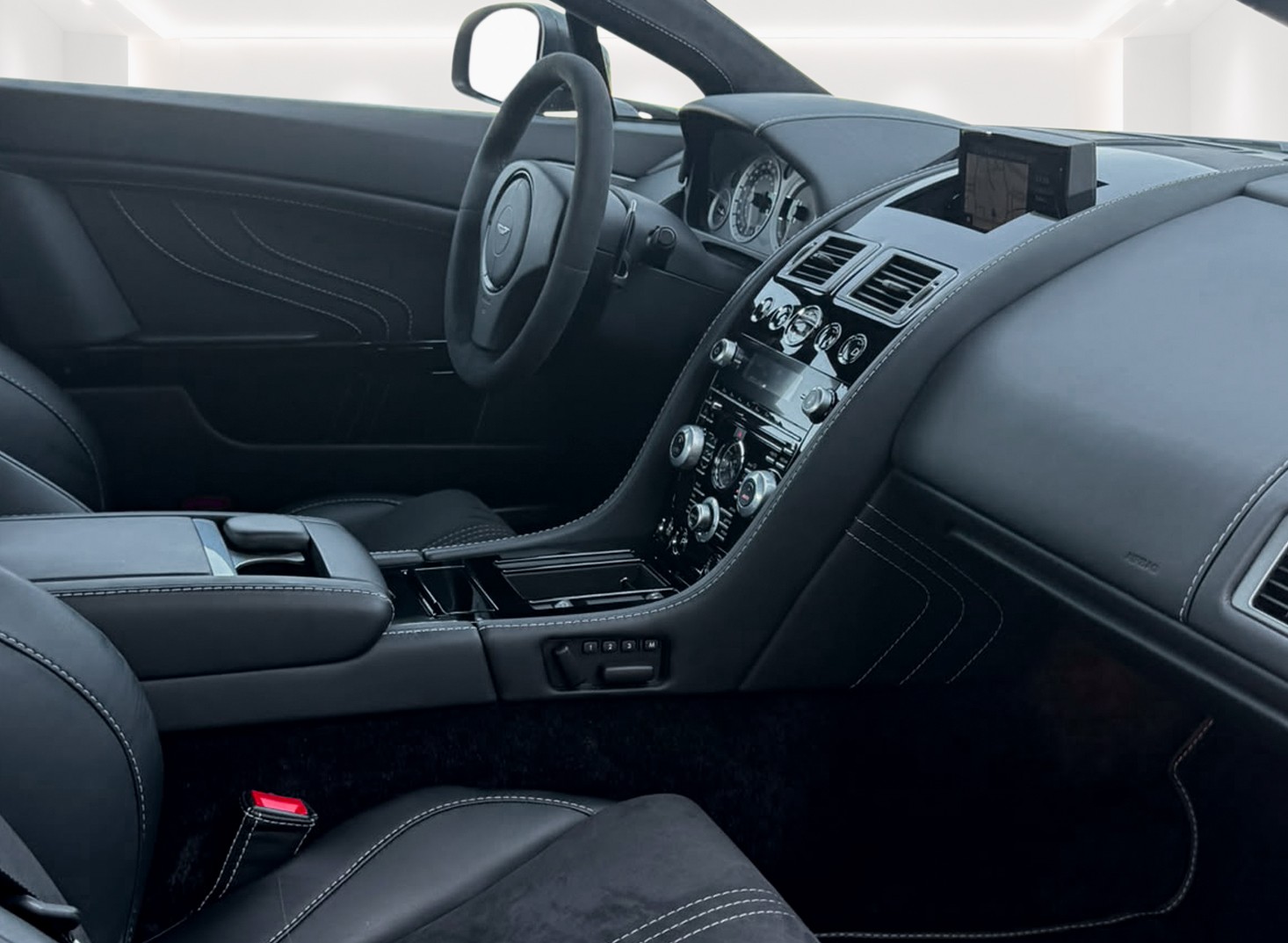 ASTON MARTIN V8 Vantage 4.7 S Sportshift SP10 Sondermodell-image-11