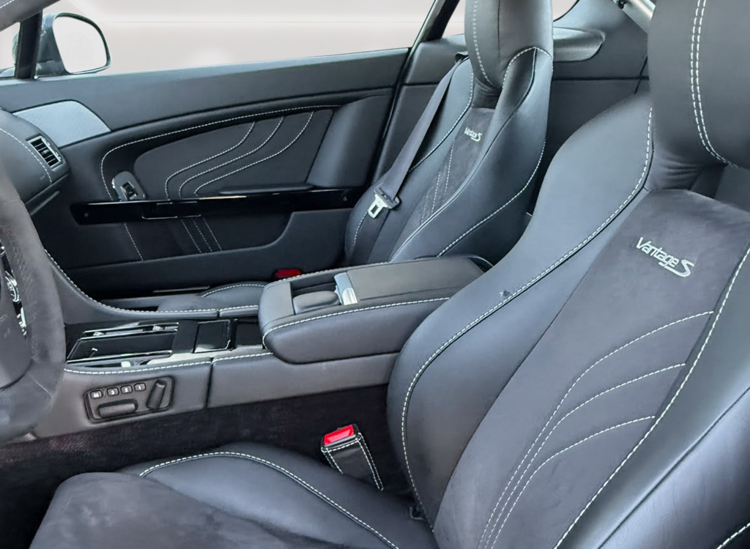 ASTON MARTIN V8 Vantage 4.7 S Sportshift SP10 Sondermodell-image-10