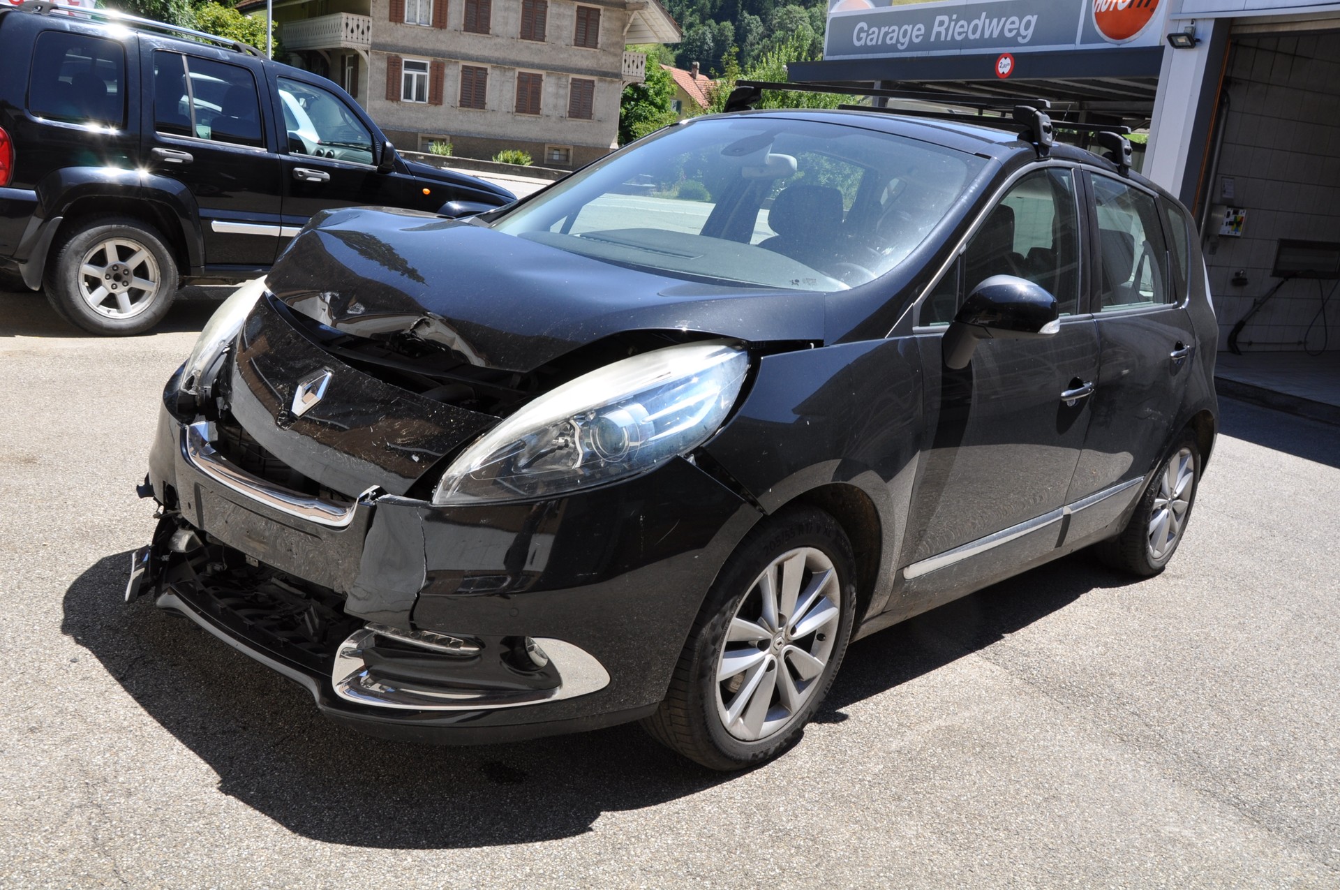 RENAULT Scénic 2.0 16V Dynamique X-Tronic CVT-showroom-element-1