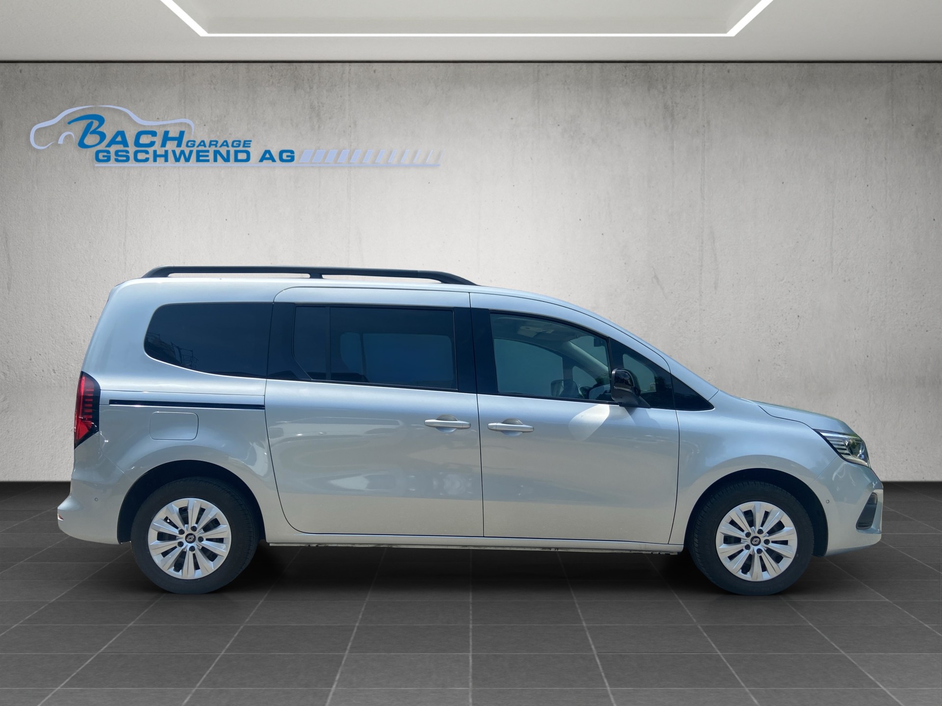RENAULT GRAND KANGOO-showroom-element-2