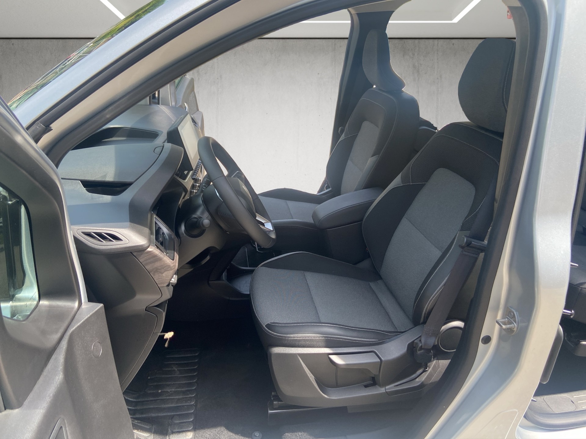 RENAULT GRAND KANGOO-image-7