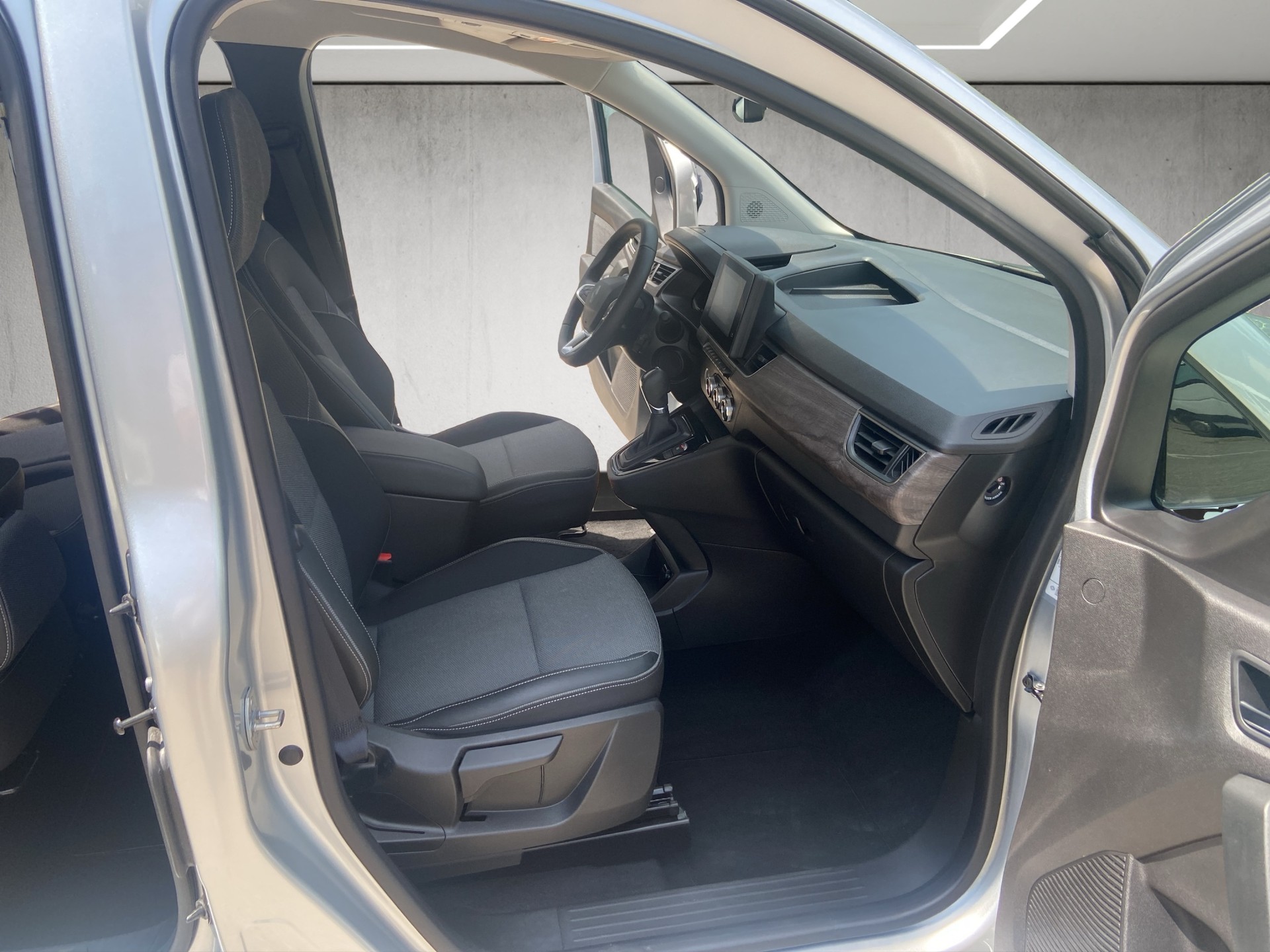 RENAULT GRAND KANGOO-image-10