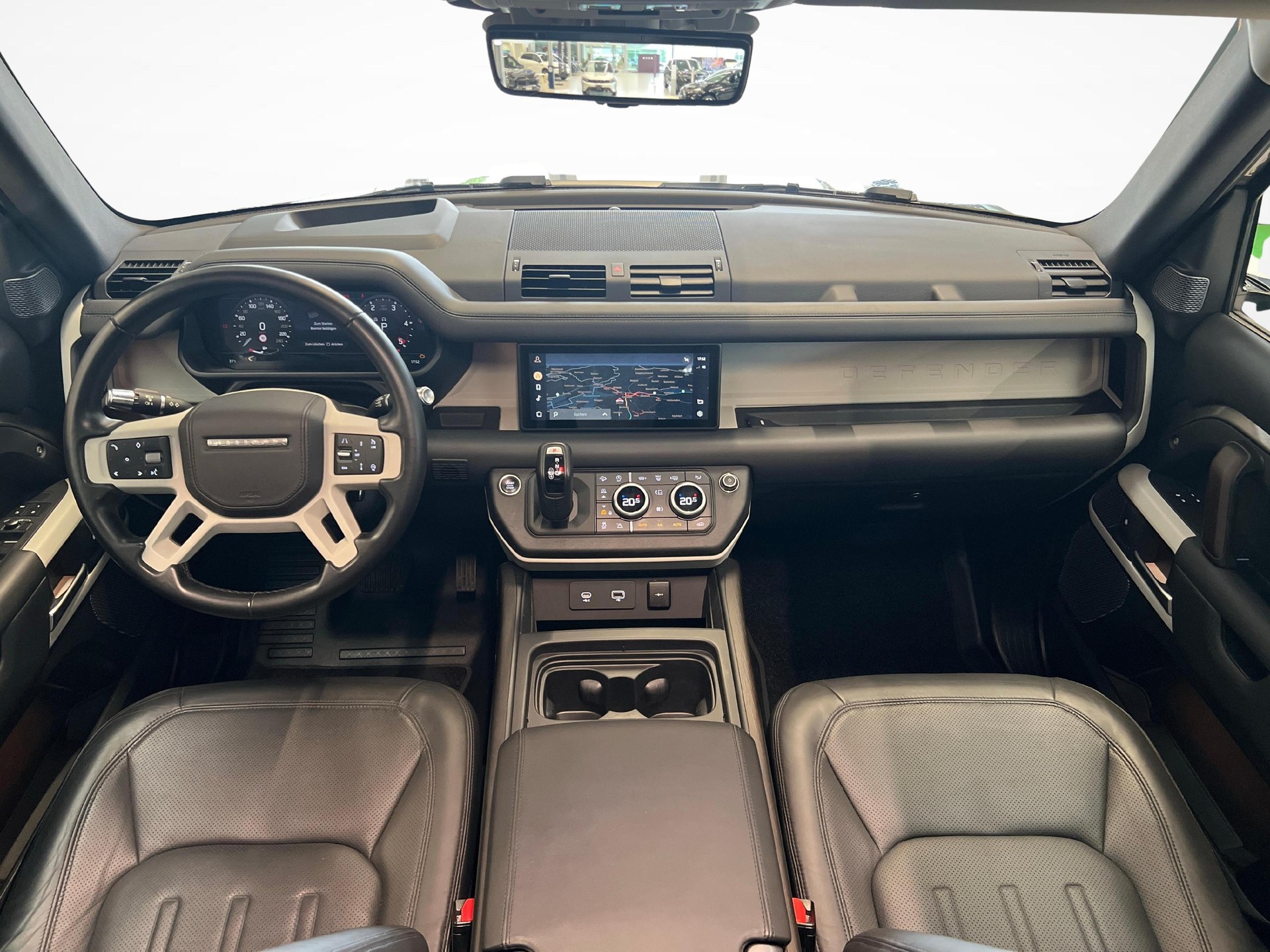 LAND ROVER Defender 110 3.0 D I6 300 HSE-image-8