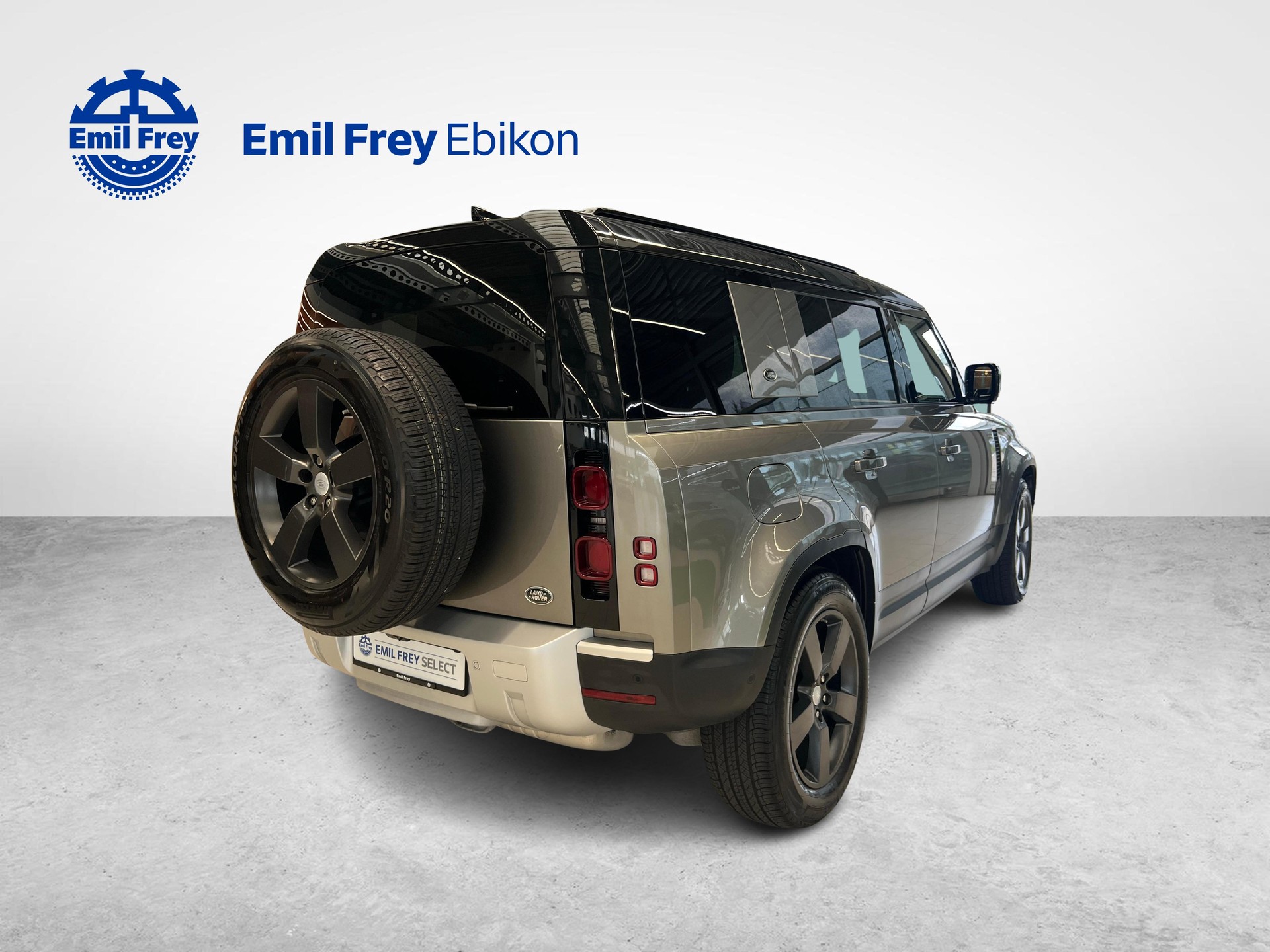 LAND ROVER Defender 110 3.0 D I6 300 HSE-image-4