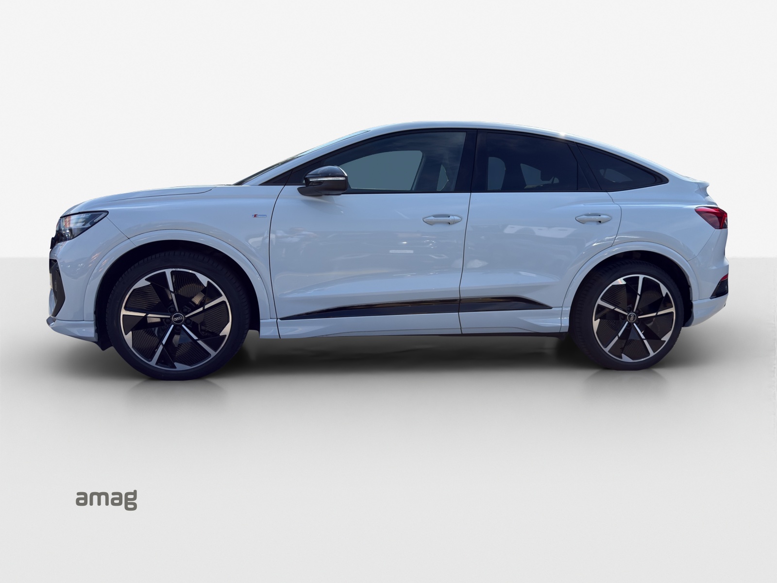 AUDI Q4 Sportback e-tron 50 quattro-showroom-element-1