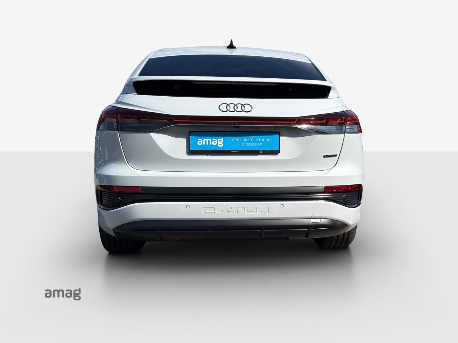AUDI Q4 Sportback e-tron 50 quattro-showroom-element-3