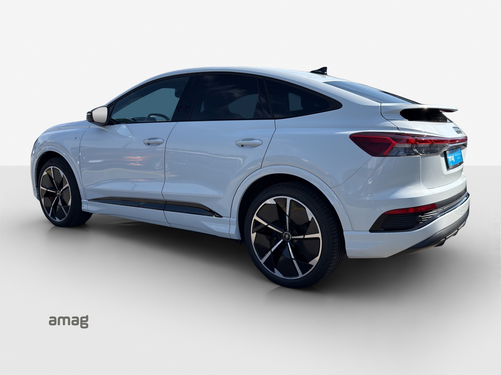 AUDI Q4 Sportback e-tron 50 quattro-showroom-element-2