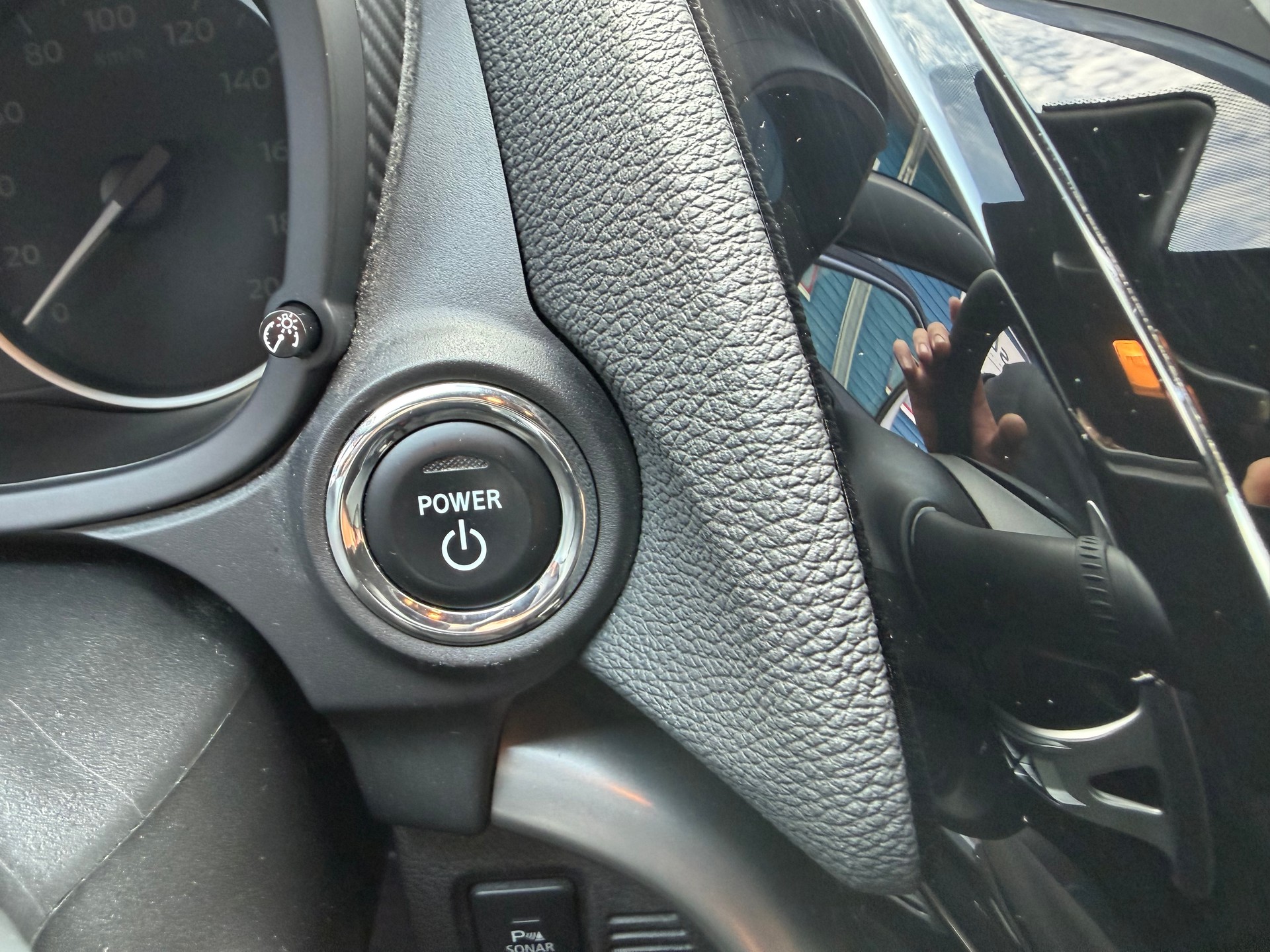 MITSUBISHI Eclipse Cross 2.4 PHEV Blackline 4WD-image-13