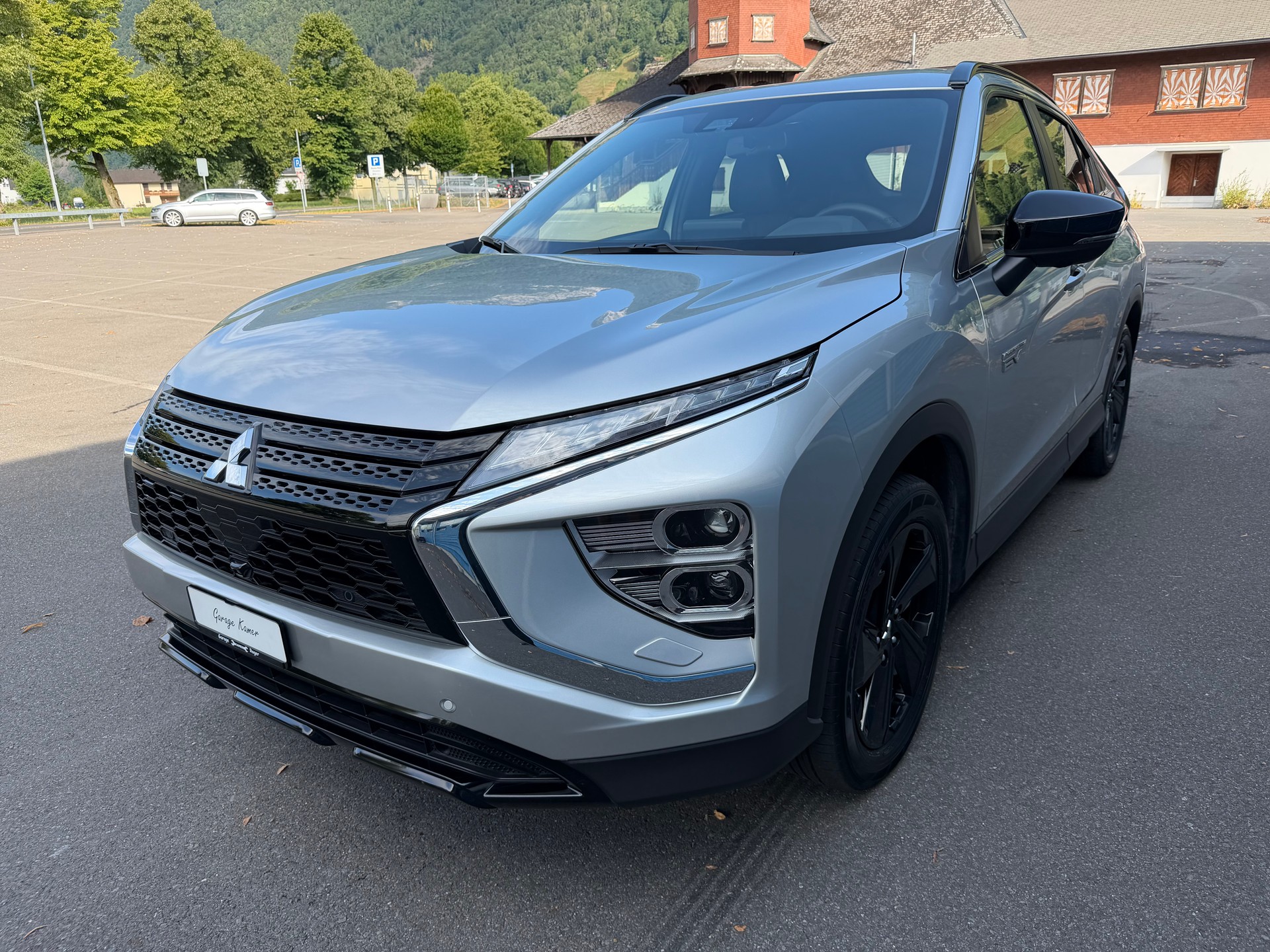 MITSUBISHI Eclipse Cross 2.4 PHEV Blackline 4WD-showroom-element-1