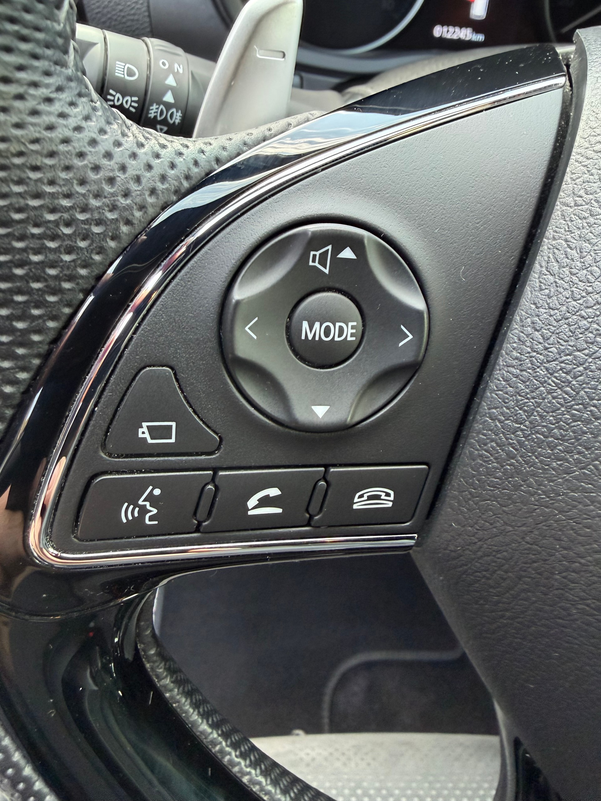 MITSUBISHI Eclipse Cross 2.4 PHEV Blackline 4WD-image-11