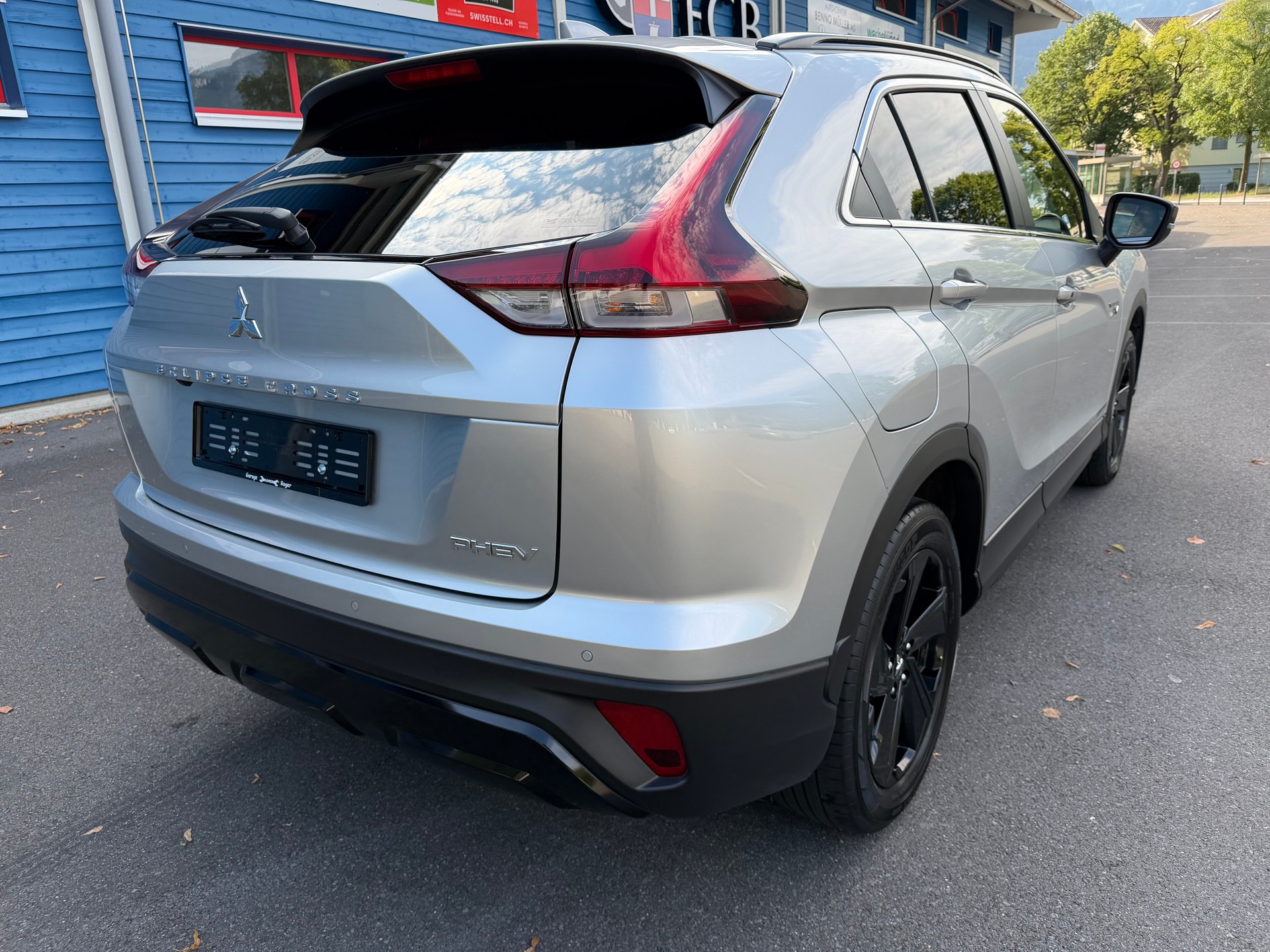 MITSUBISHI Eclipse Cross 2.4 PHEV Blackline 4WD-showroom-element-2