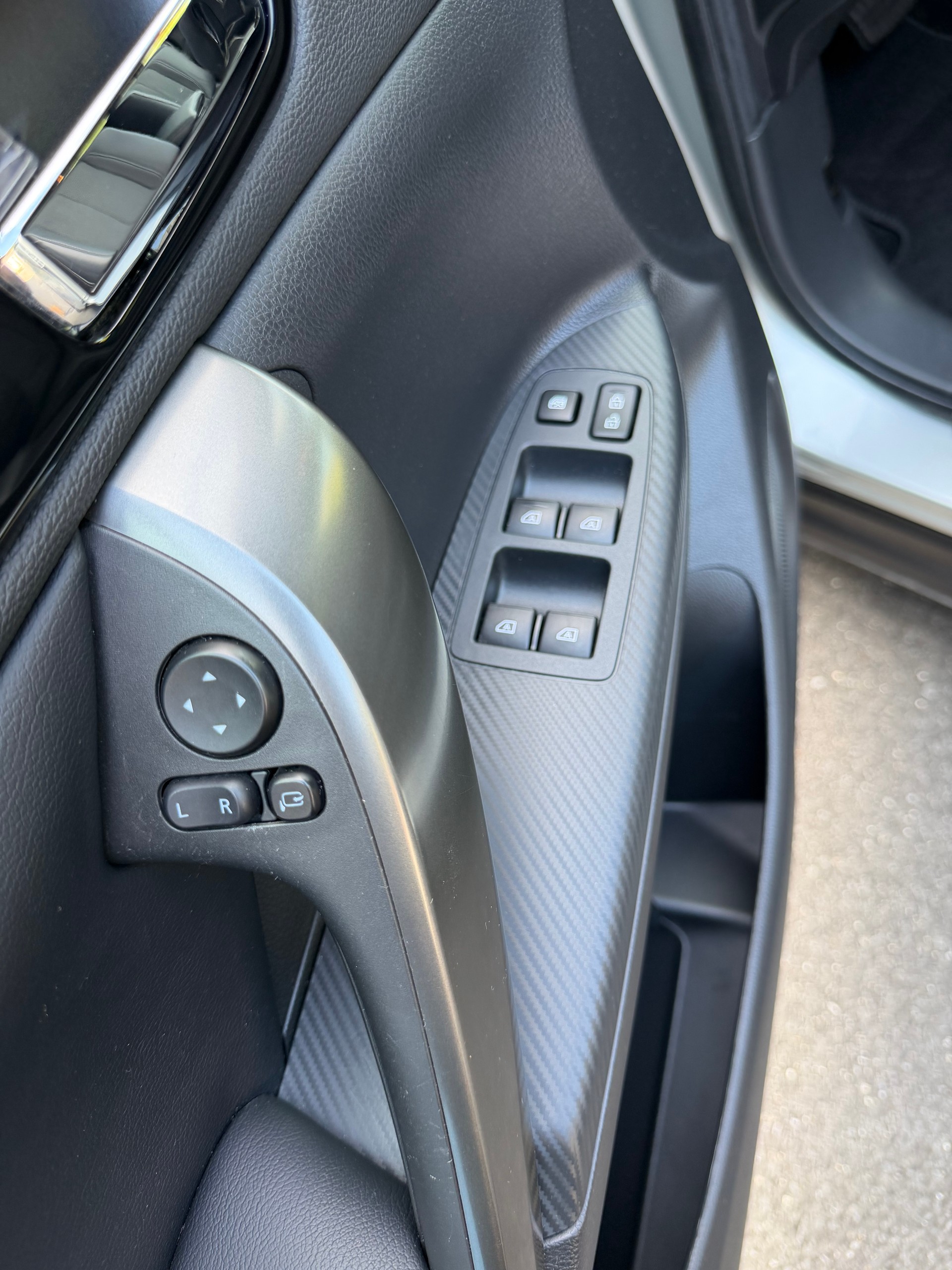 MITSUBISHI Eclipse Cross 2.4 PHEV Blackline 4WD-image-9
