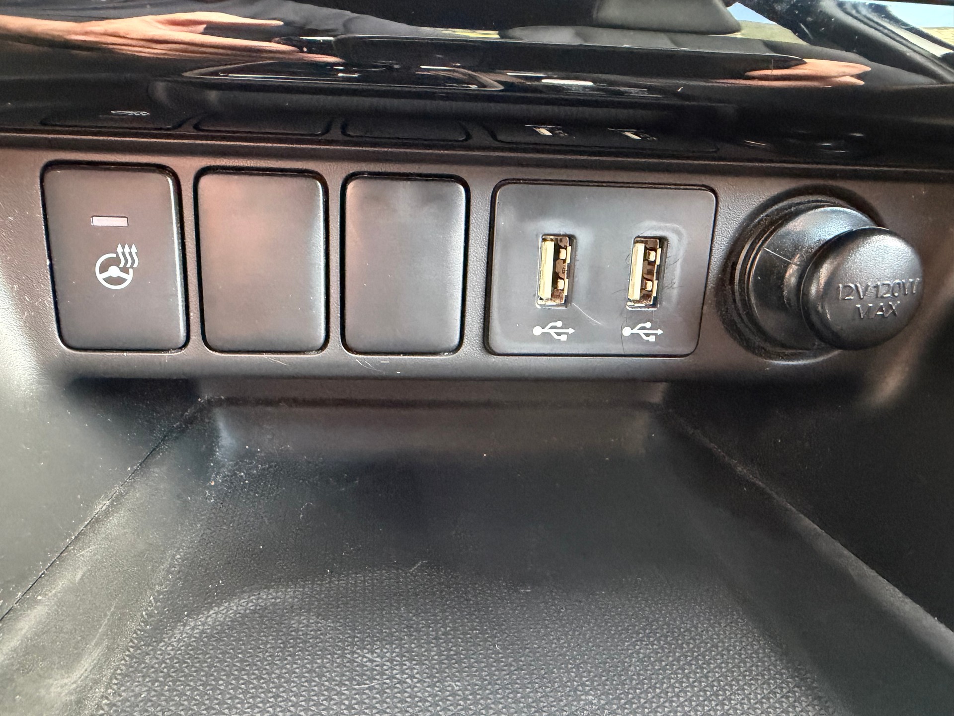 MITSUBISHI Eclipse Cross 2.4 PHEV Blackline 4WD-image-15