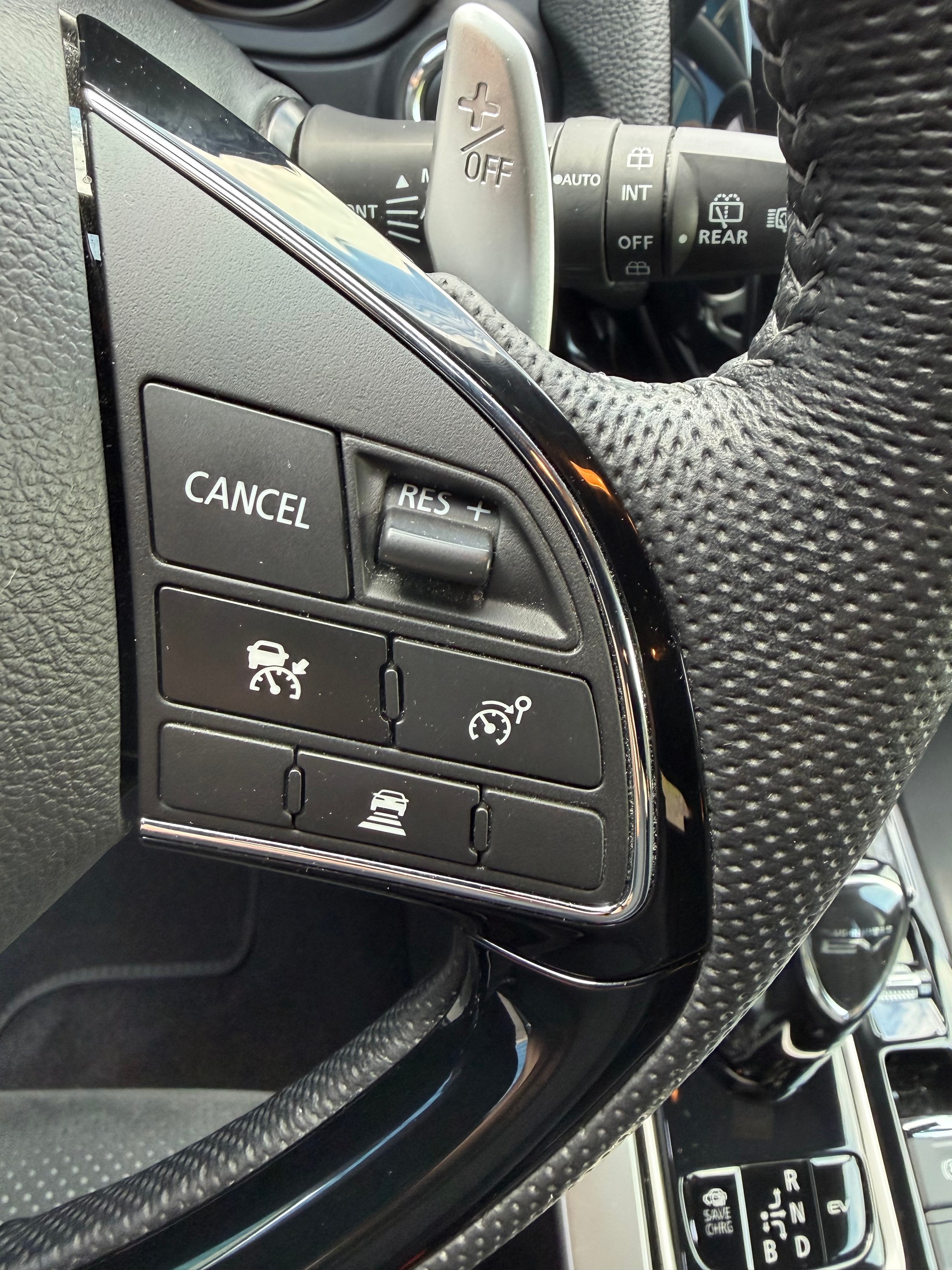 MITSUBISHI Eclipse Cross 2.4 PHEV Blackline 4WD-image-12