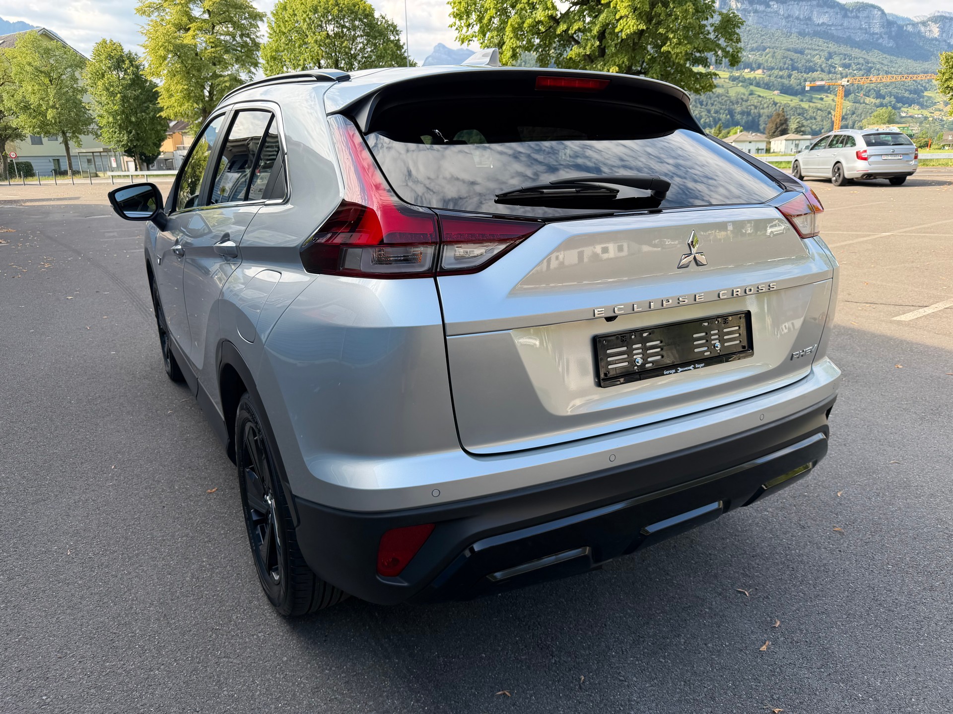 MITSUBISHI Eclipse Cross 2.4 PHEV Blackline 4WD-showroom-element-3