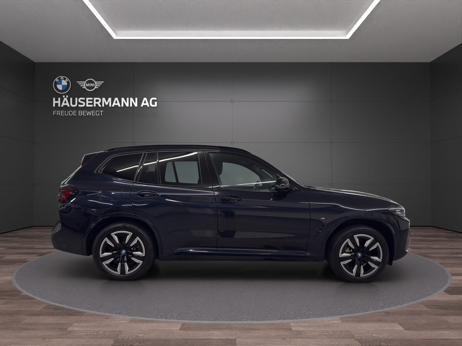 BMW iX3 M Sport-showroom-element-3